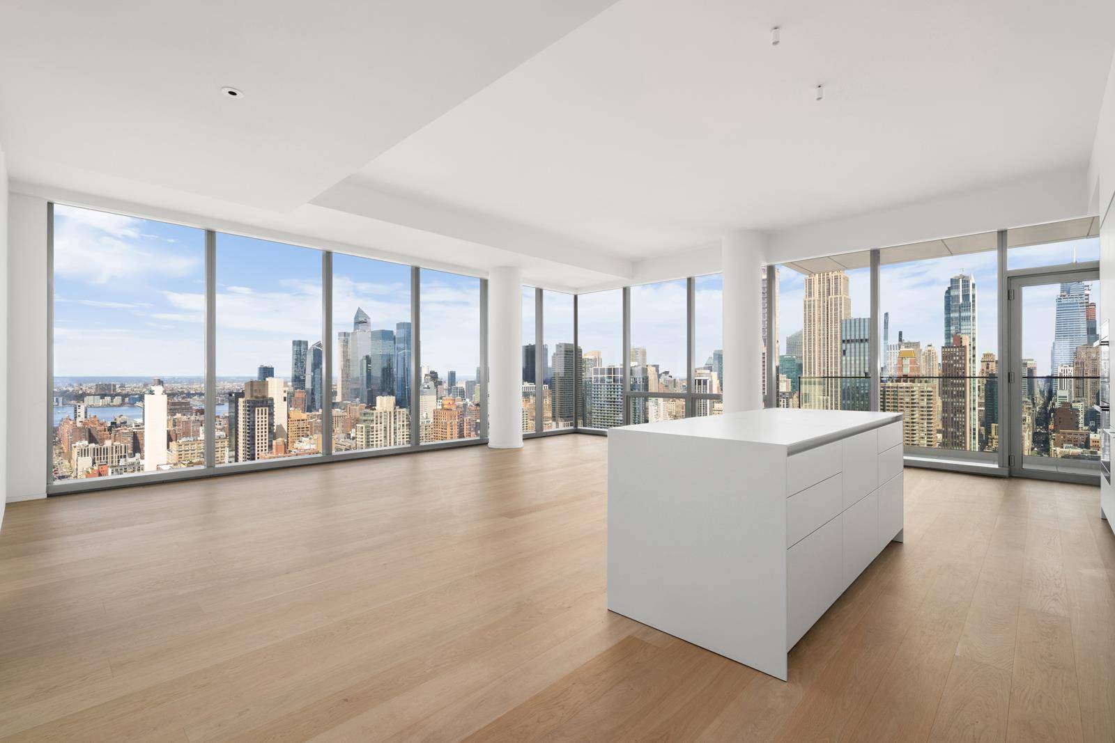 Perched above Madison Square Park, this remarkable full floor residence offers breathtaking panoramic views of several iconic New York City landmarks, including the Empire State Building and the Metropolitan Life ...