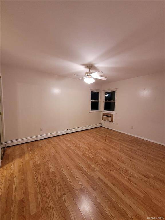 Sunlight 3 bedroom featuring laminate floors Unit has separate living room and kitchen which will feature new stainless steel appliances ALL UTILITIES INCLUDED Great location, minutes from both Wantagh State ...