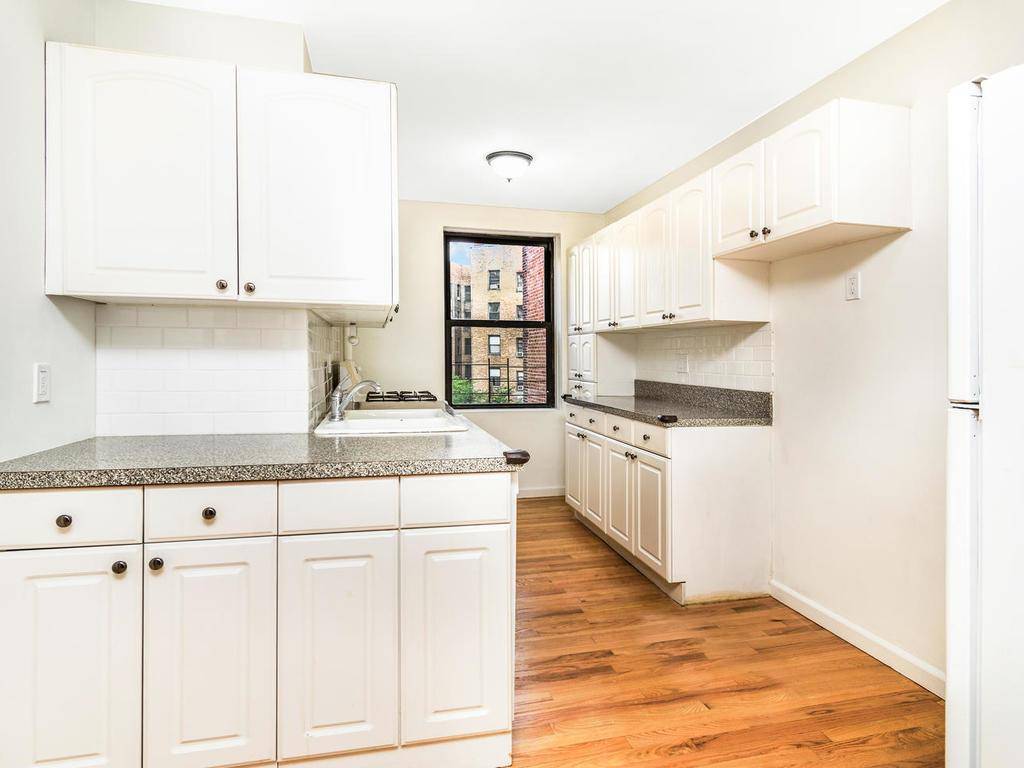 The Fieldston Plaza Condominium offers 4 bedrooms, 2 bathrooms, open windowed kitchen, formal dining room, living room, large closets, hardwood floors throughout, washer and dryer in the unit and comes ...