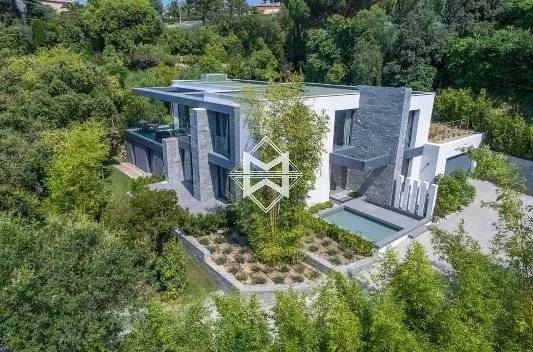Stunning Contemporary Villa
