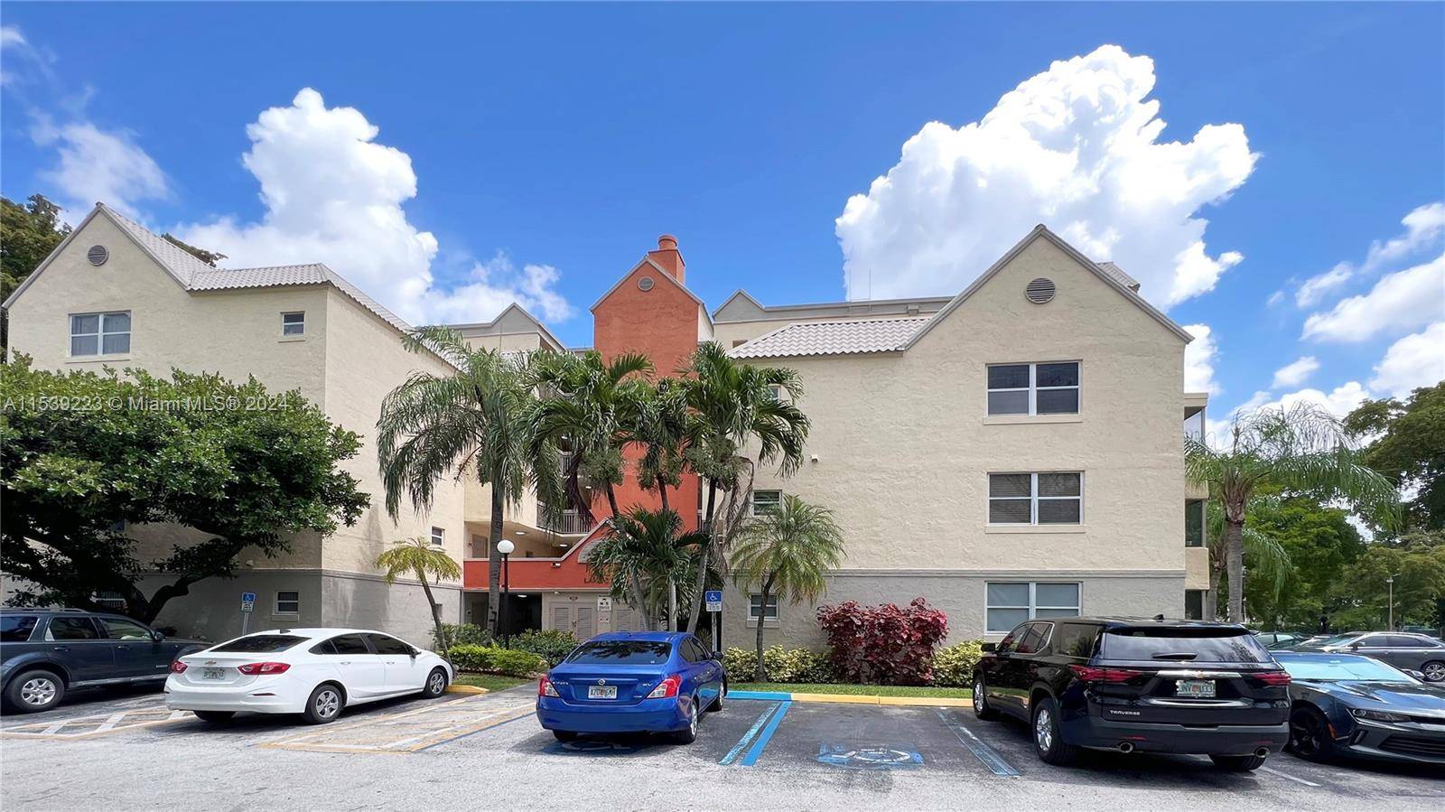 Nice large 2 Beds 2 Baths unit in a 24 7 gated community in Las Vistas Doral, in Doral A School district.