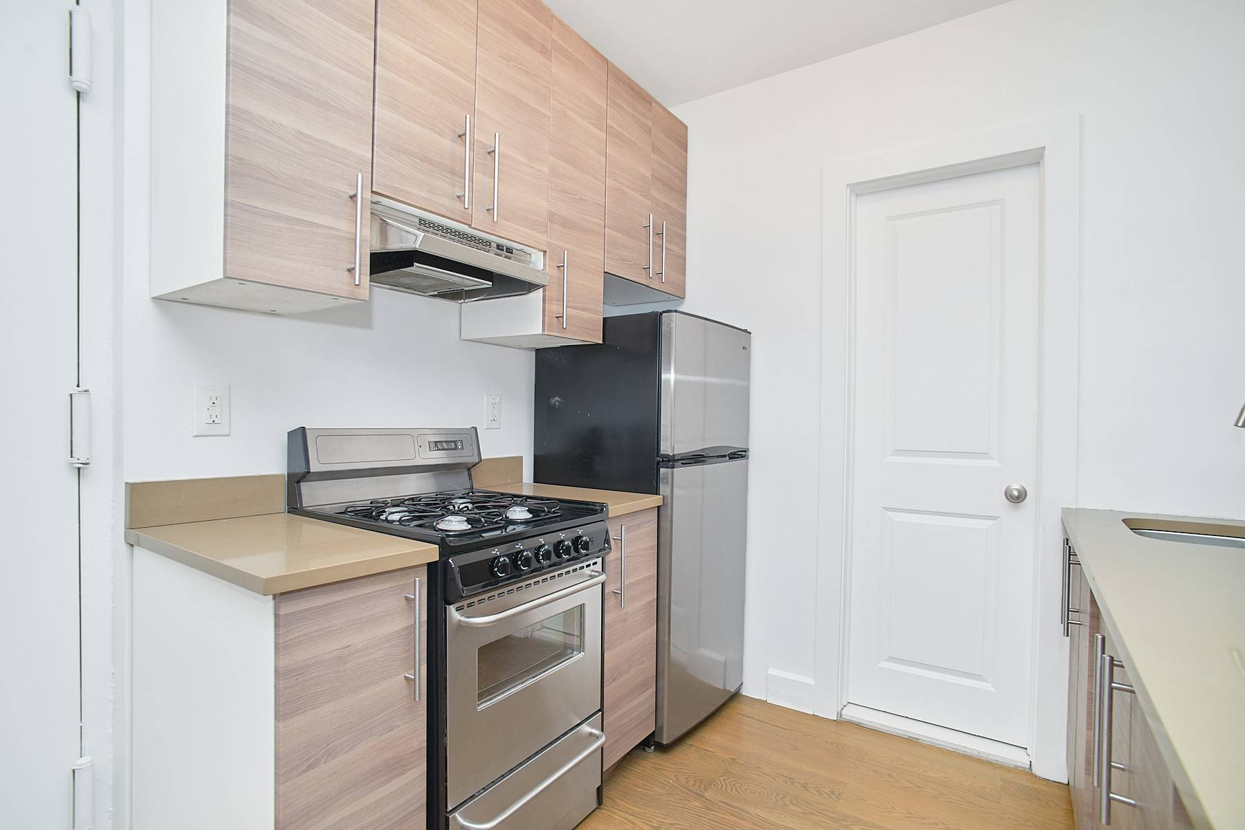 No Fee ! Beautifully renovated 1 bedroom apartment in Clinton Hill is the perfect place to call home.