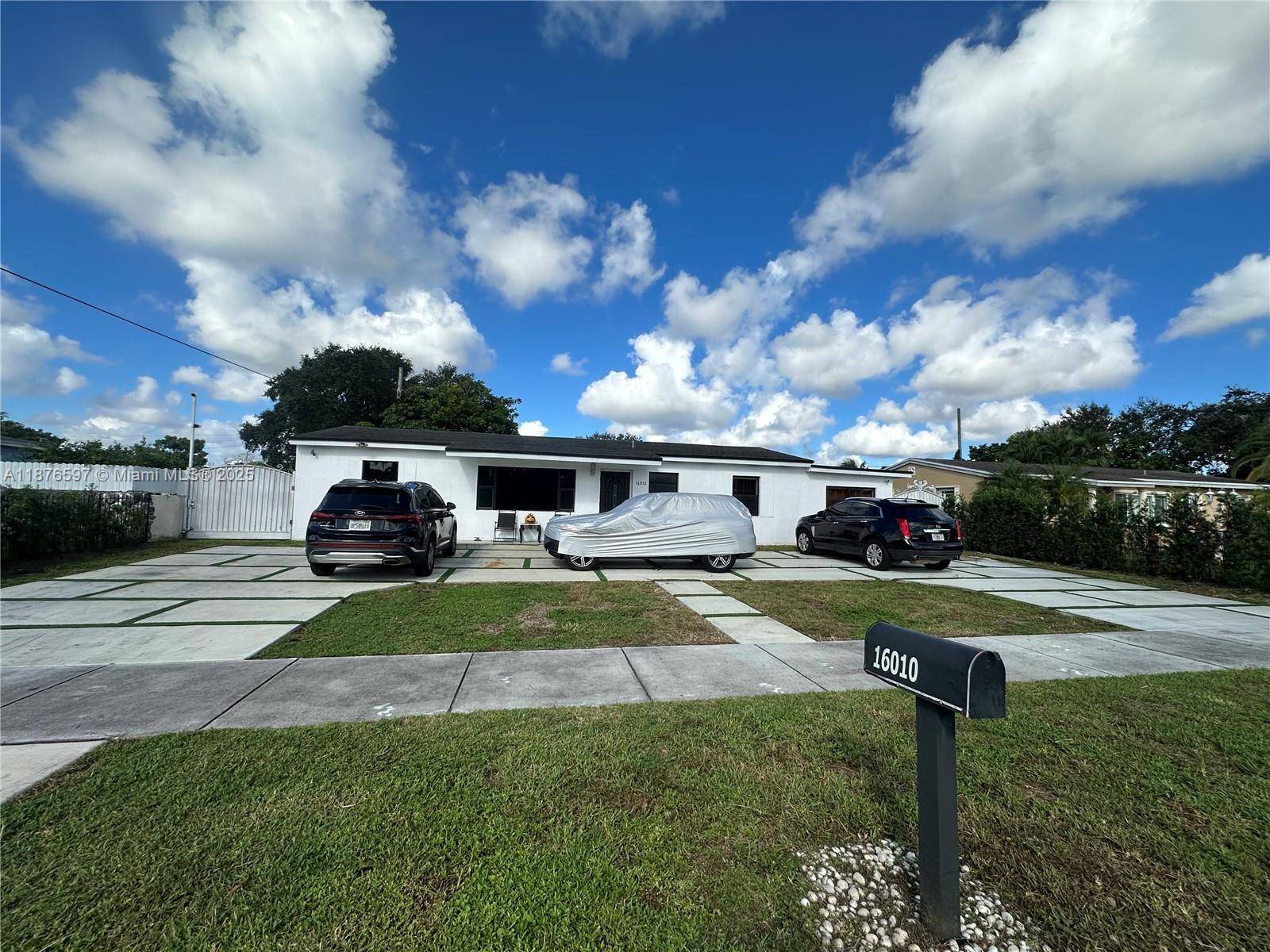Charming 4 Bedroom Ranch Style Home in Miami Gardens Welcome to this beautiful 4 bedroom, 2 bathroom ranch style home located in the heart of Miami Gardens.