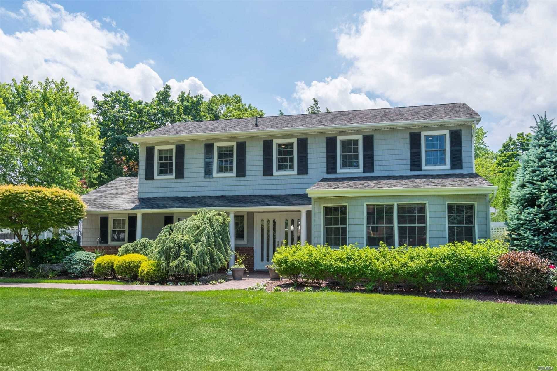 Pristine amp ; Immaculate Five Bedroom Expanded Colonial Located On Beautiful Quiet Tree Lined Street In East Northport Commack SD 10.