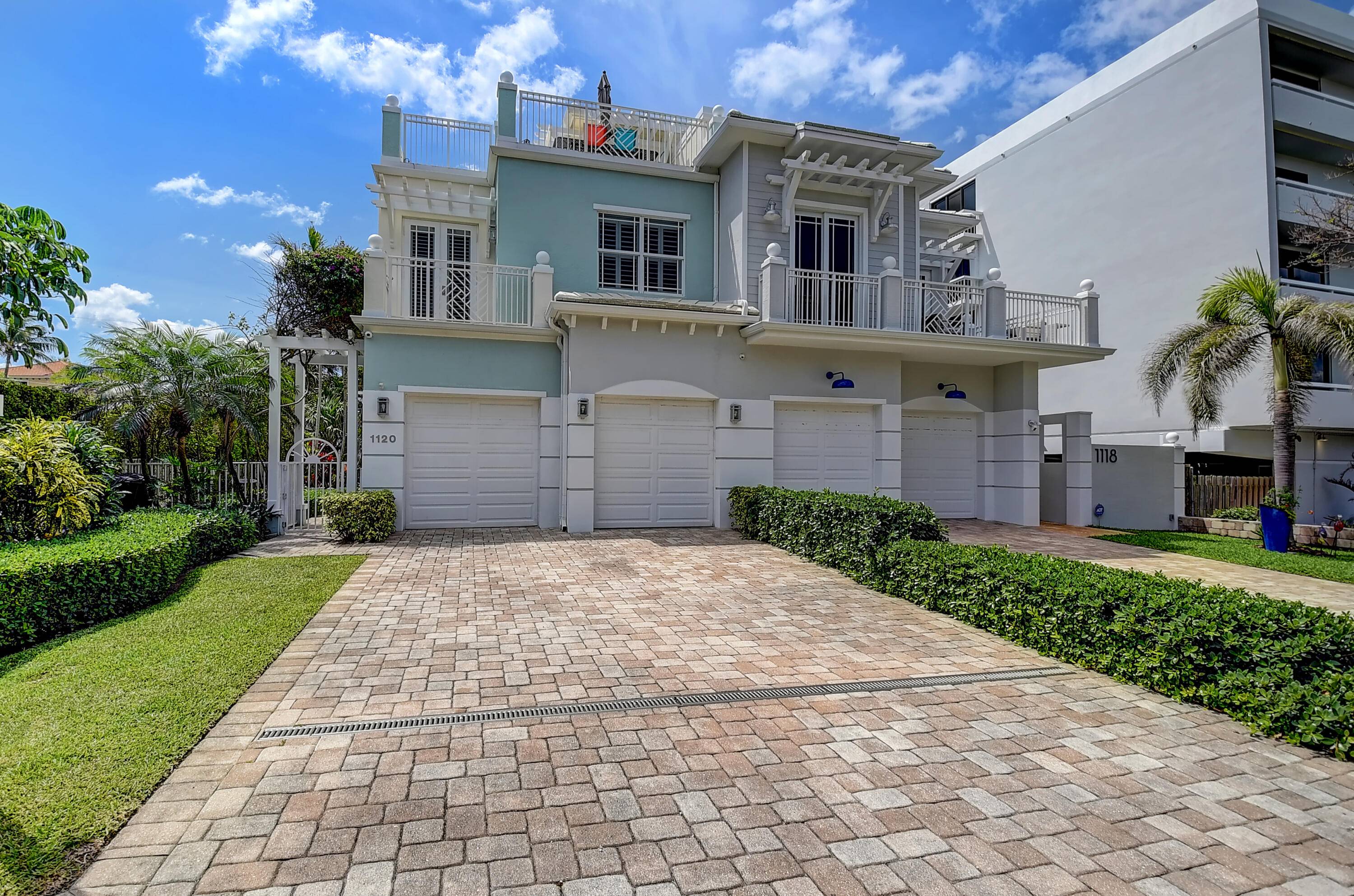 WELCOME TO PARADISE ! Turn key, contemporary coastal townhome in the heart of Delray's sought after Seagate neighborhood, steps to the sand and a short walk to Downtown Delray Beach's ...