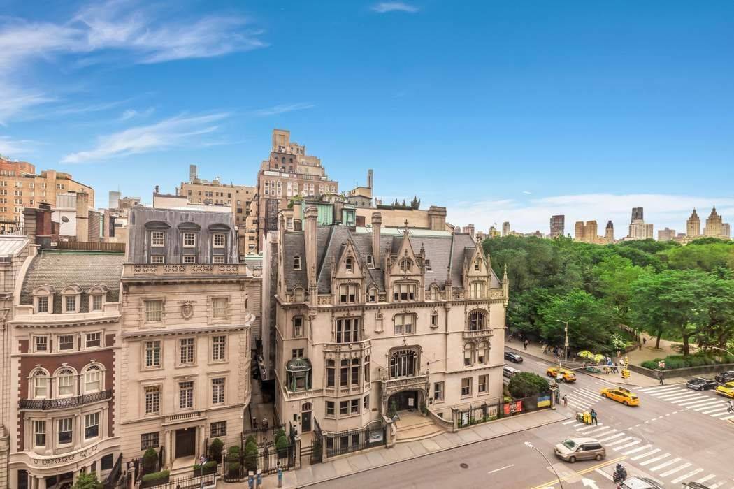 Carpe Diem ! This 5th Avenue residence with its commanding architectural and Central Park views will make you want to seize the day.