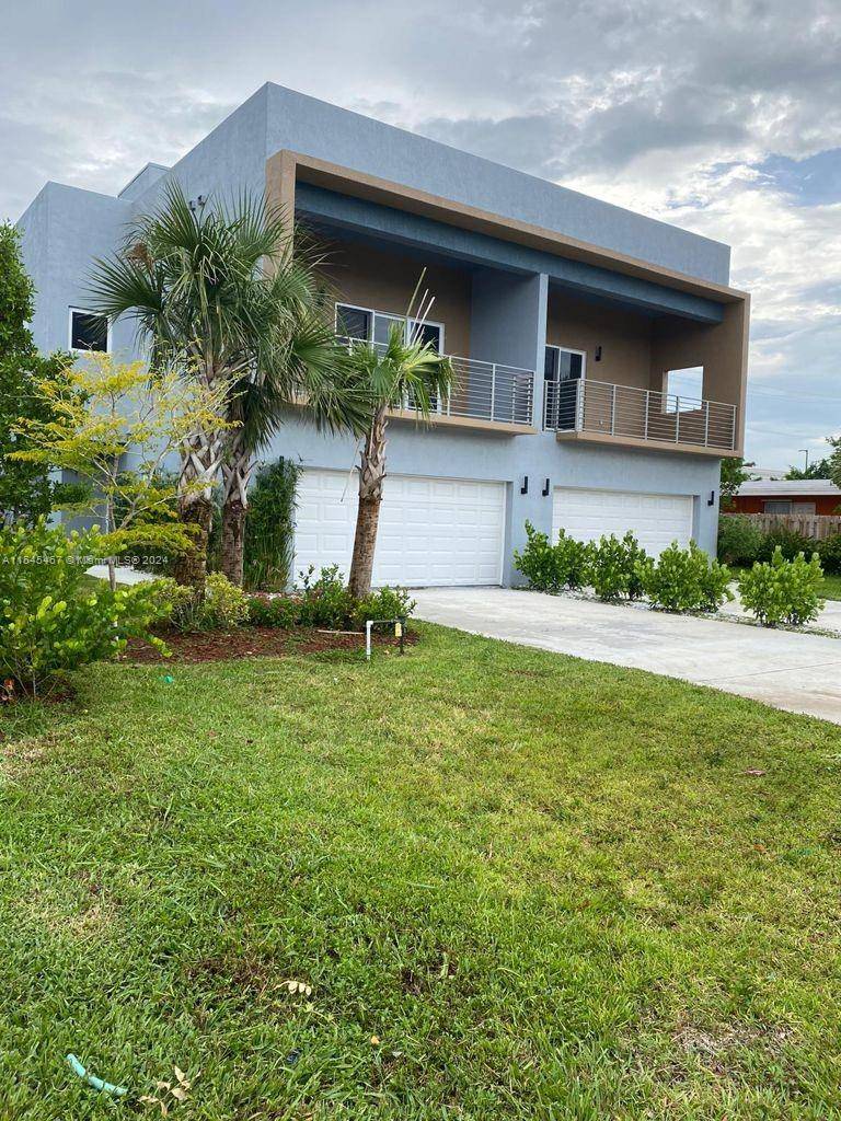 Stunning 3 bed, 3. 5 bath Townhouse with a 2 car garage in Pompano Beach, available to move in April 15.