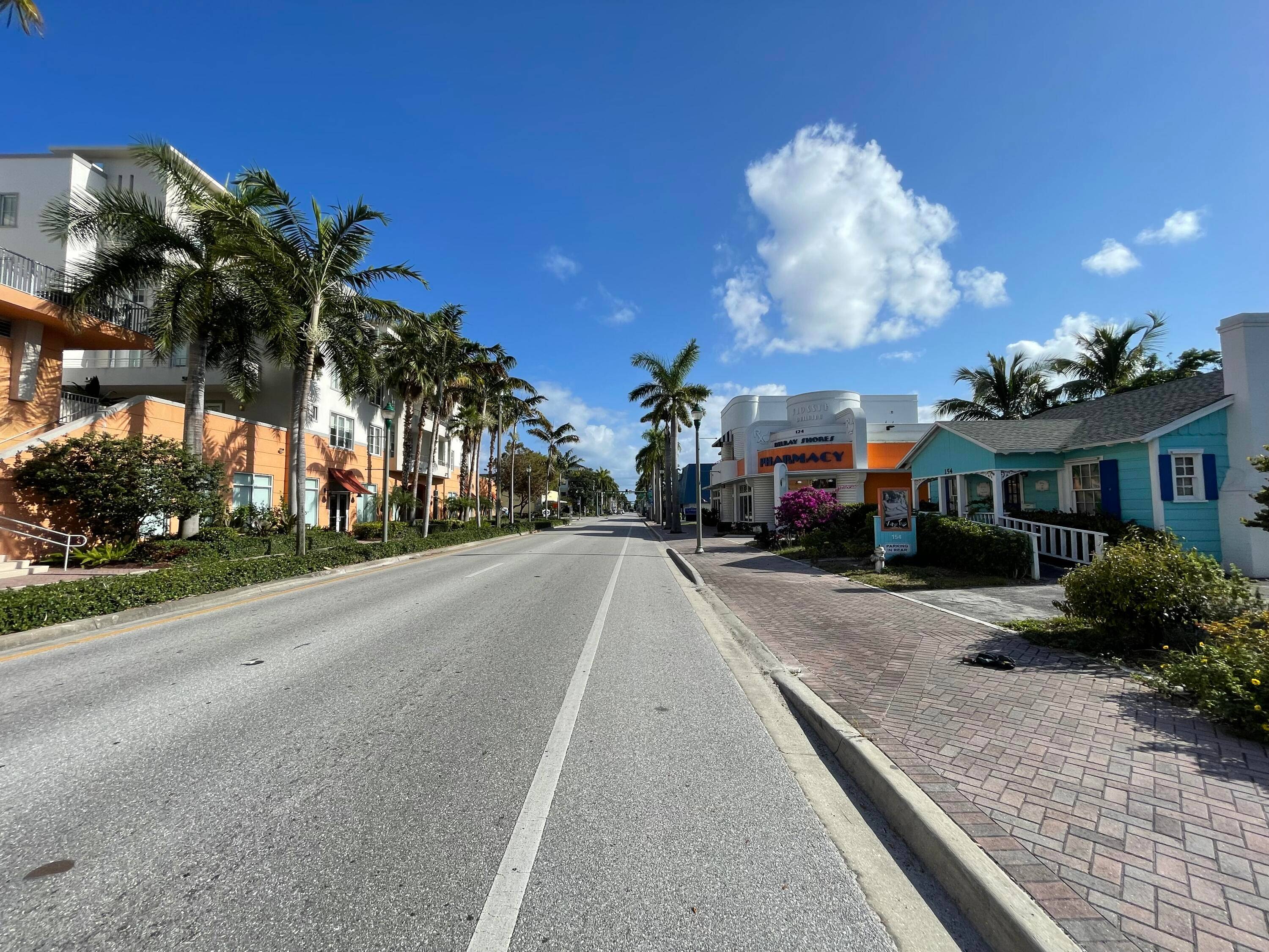 For Lease, One block North of Atlantic Avenue on US 1 in Delray Beach.