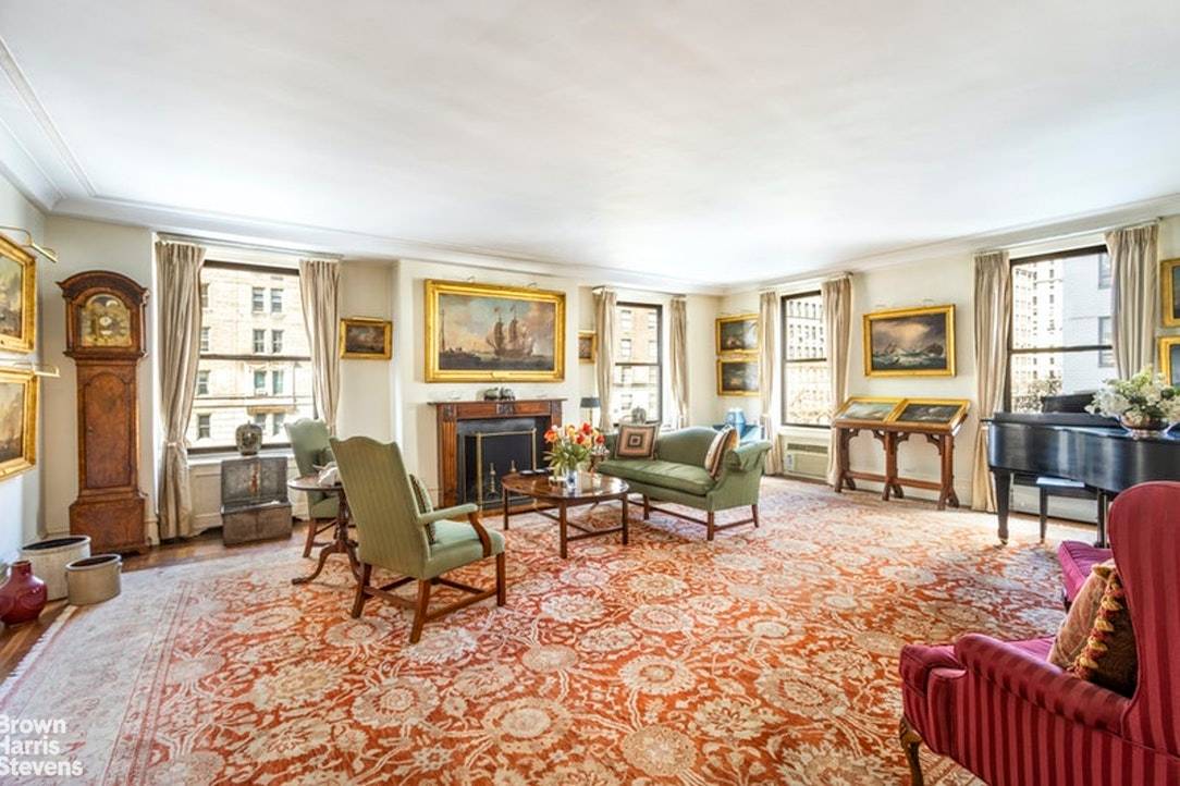 This sprawling 12 into 10 room home is the premier line perfectly situated with mansion views of tulips and cherry blossoms on the Park Avenue malls.