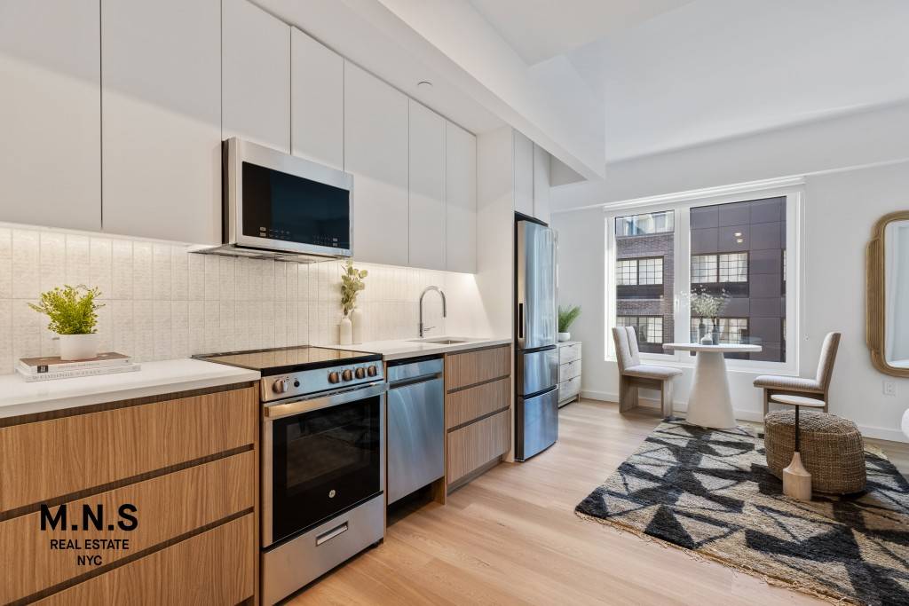 Introducing 540 Waverly, one of Clinton Hill s newest luxury buildings.