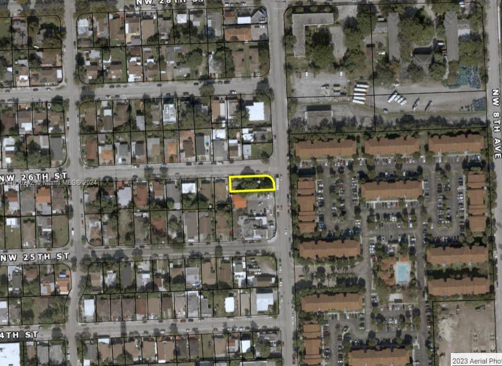 Southeast of Allapattah, Excellent corner Lot to build up to 8 units on a 5 floor rise building or 5 6 townhouses to rent or sale, endless possibilities to explore ...