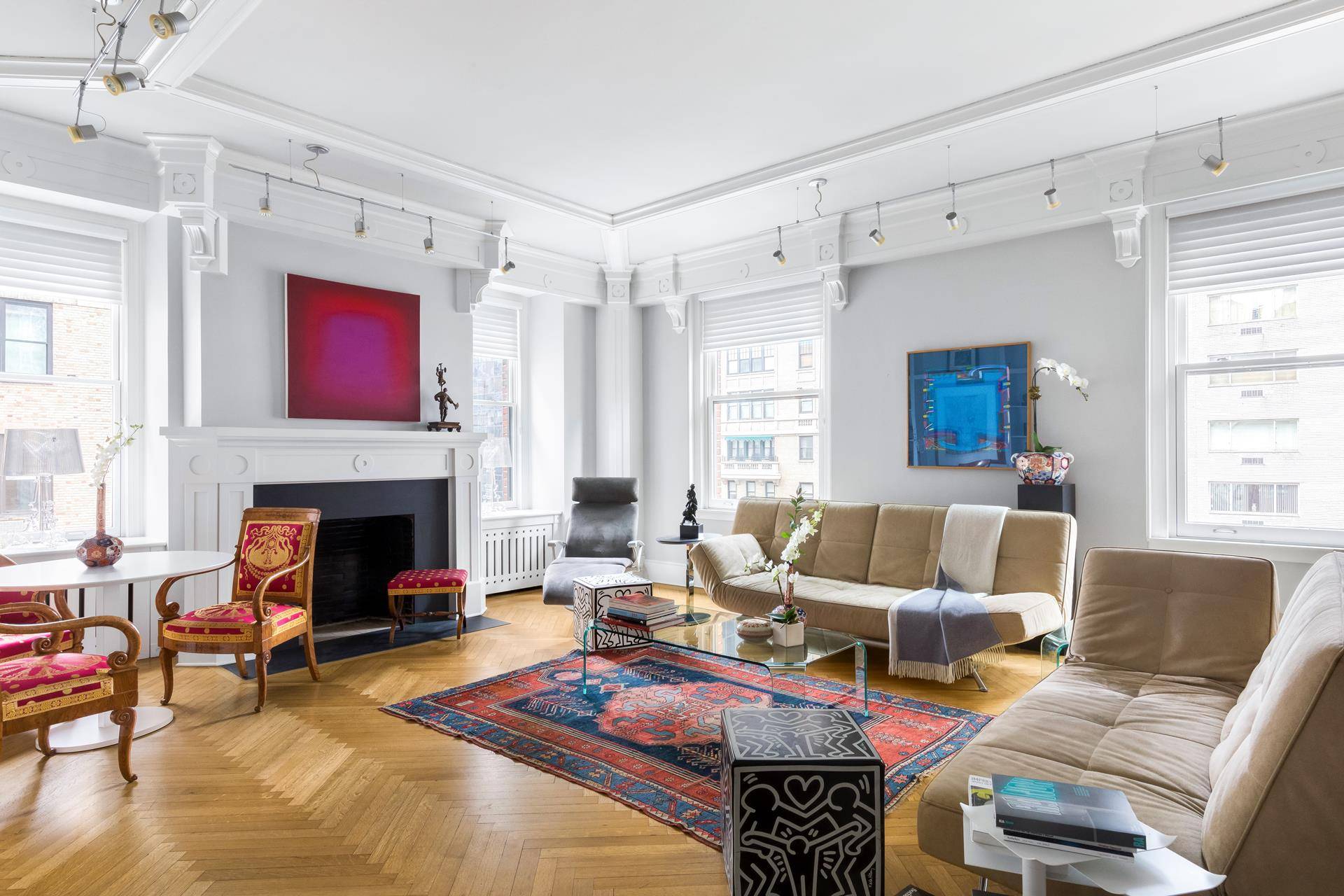 This pristine, mint condition apartment on Park Avenue has all the charm and look of a chic Parisian atelier, with its elegant prewar details, beautiful moldings, and cove ceilings.