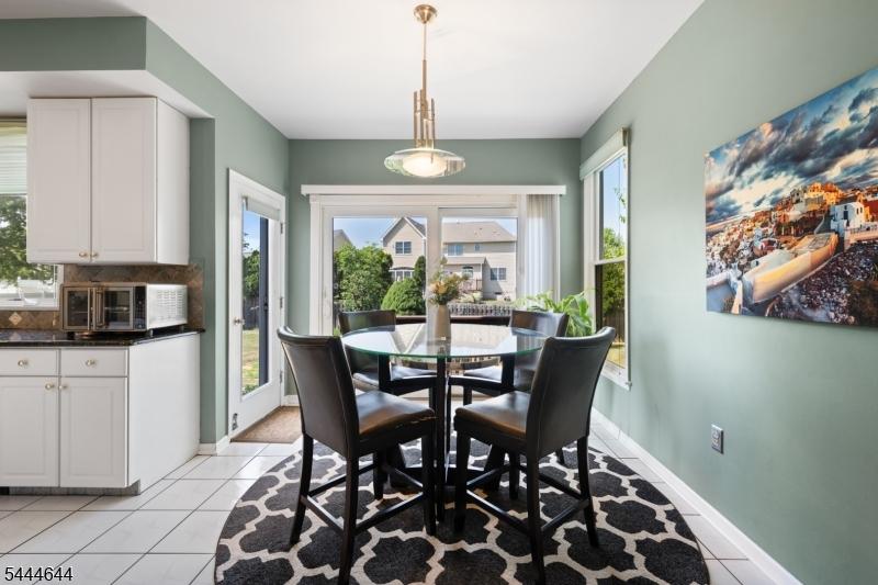 BREAKFAST ROOM
