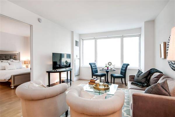 August 1st Unfurnished, Large One Bed One Bath with High End Appliances, D W, King Size Bedroom and Washer Dryer in a Pet Friendly, Luxury Building and Williamsburg's Most Sought ...