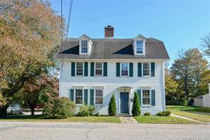 Vintage Colonial offers loads of Charm !