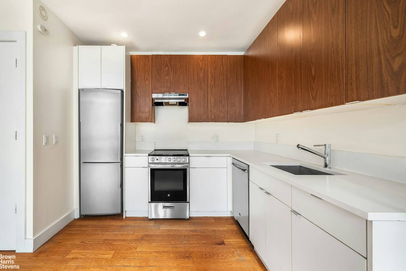 Welcome home to this modern studio where space and style come together in the vibrant neighborhood of Prospect Heights.