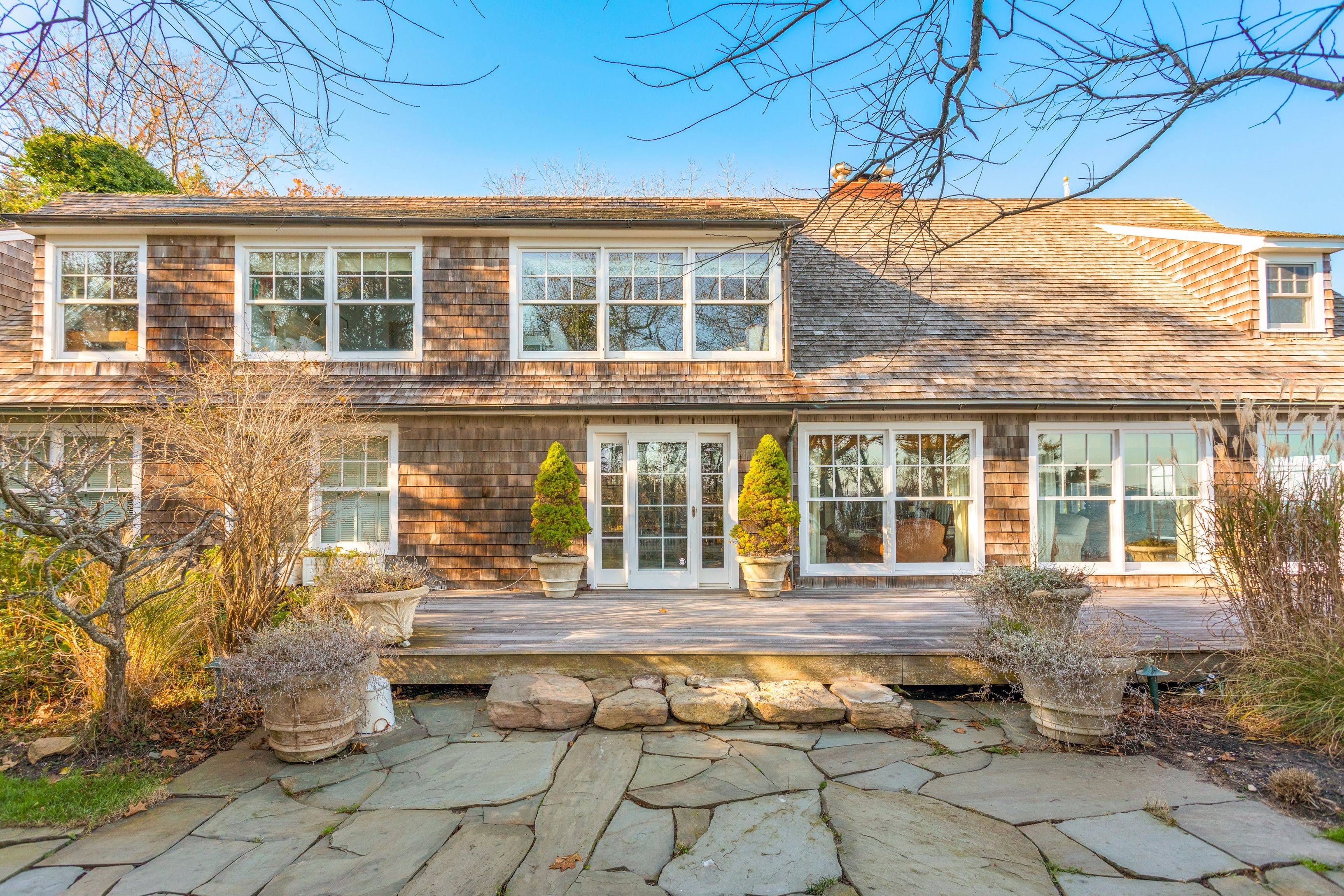 Amagansett 5 Bed Waterfront Cottage With Pool - Stunning!