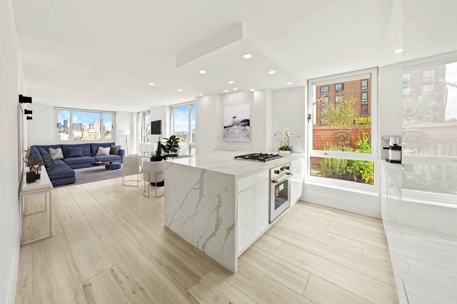 This spectacular Penthouse residence is located in the heart of Union Square and features a 2329 sqft private terrace with open Northern, Eastern and Southern views.