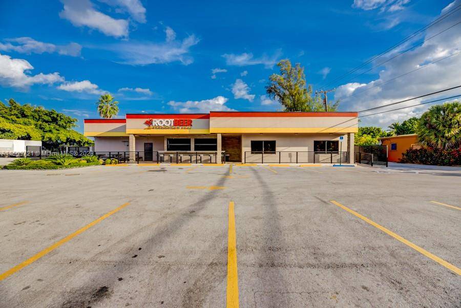 Fantastic chance to acquire a fully operational restaurant in the vibrant heart of Miami !