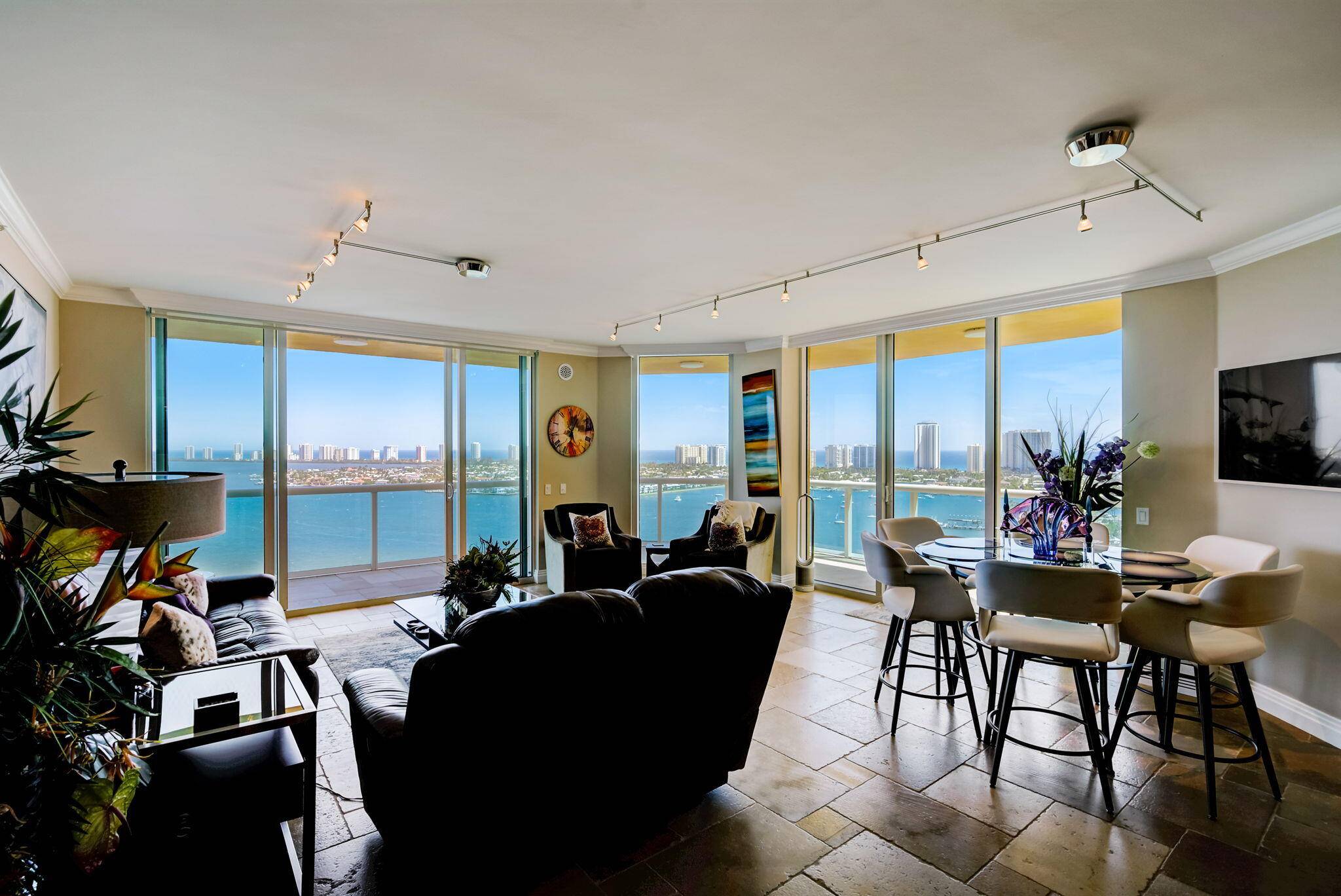 Indescribable direct intracoastal panoramic views of both the intracoastal ocean.