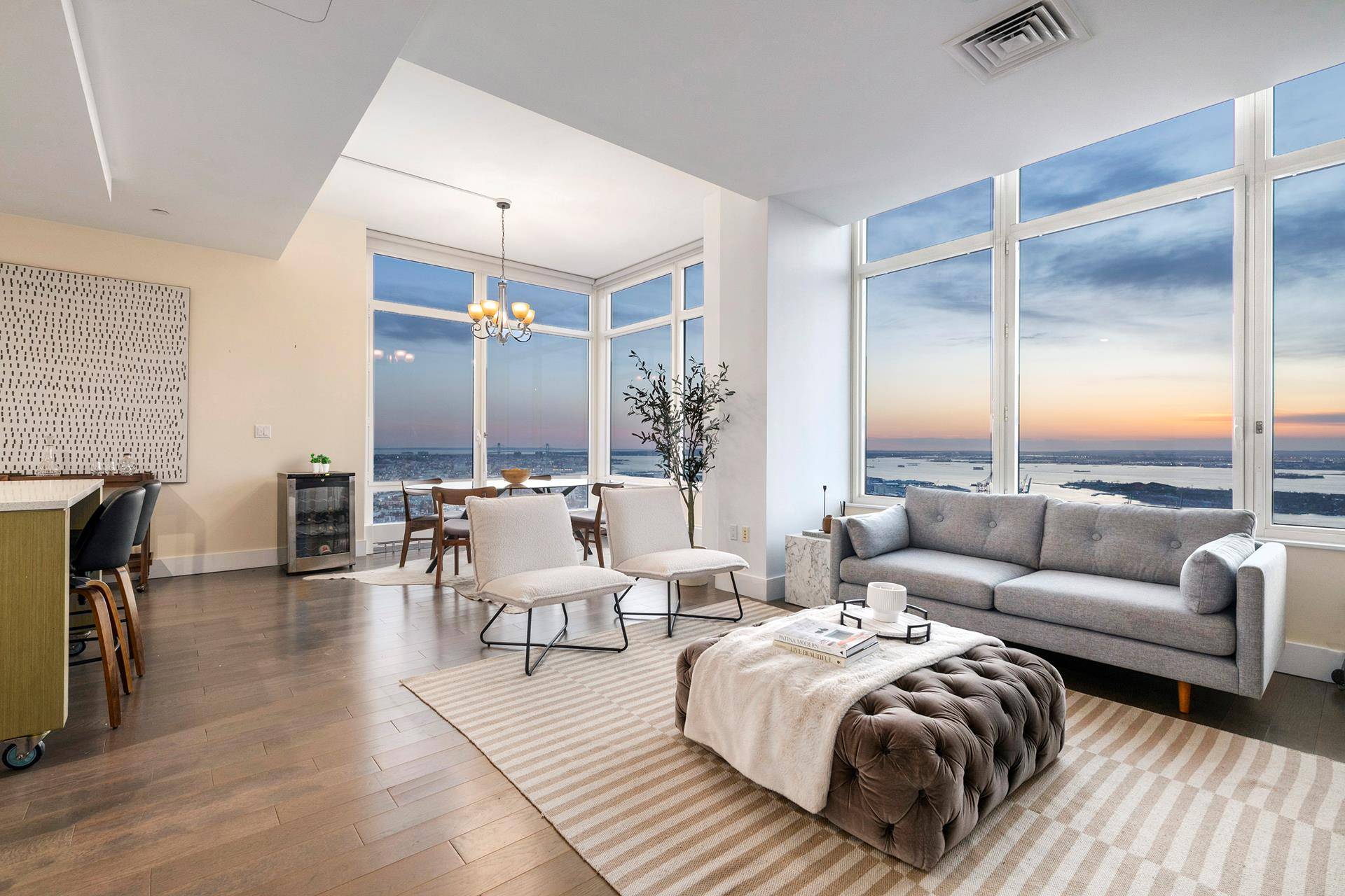 Residence PH49A is an expansive, two bedroom, two bathroom penthouse with triple exposures and is located in one of the most desirable high rise condos in Downtown Brooklyn.