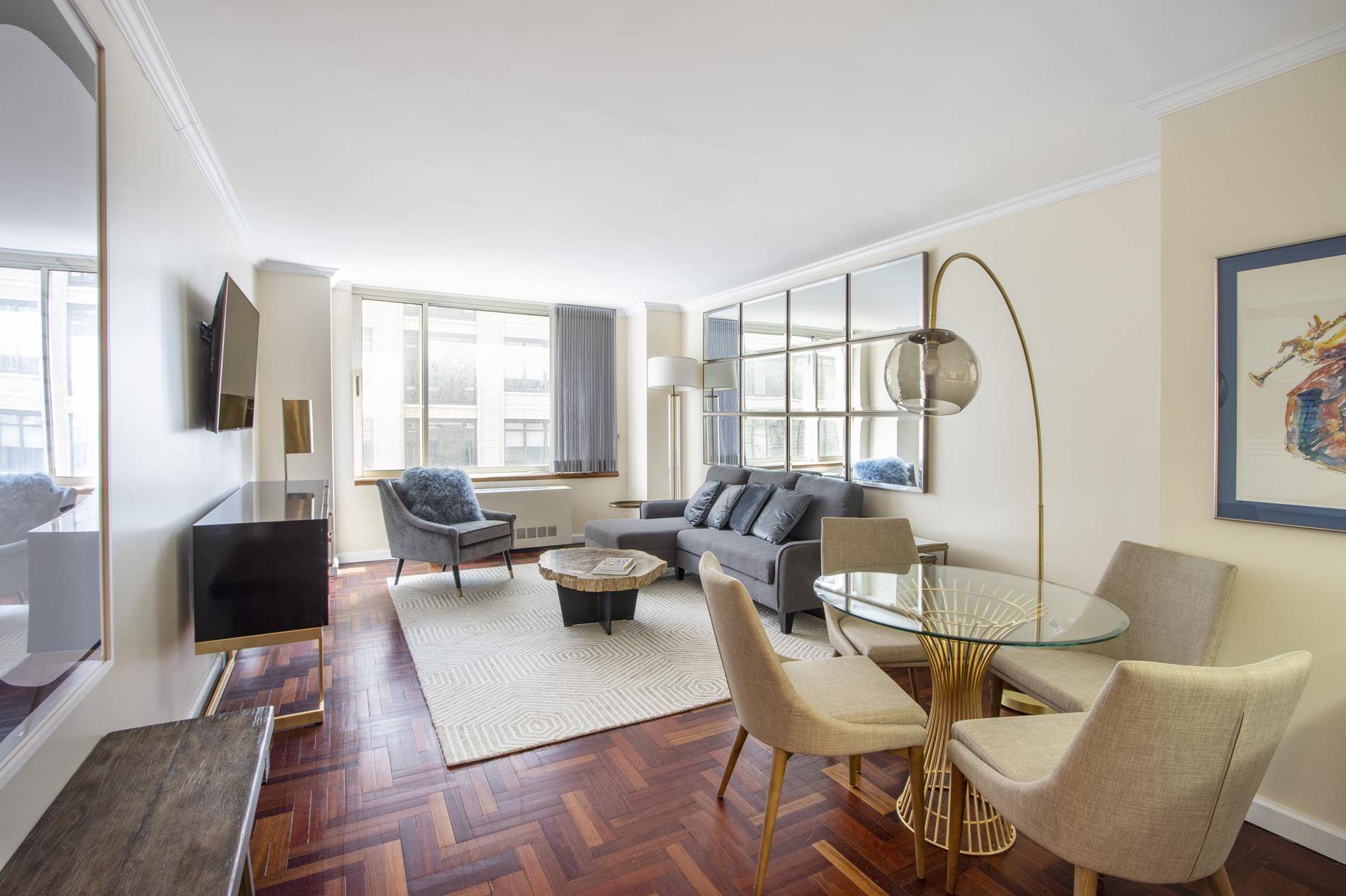 Chic, Renovated One Bedroom Apartment at The Boulevard !