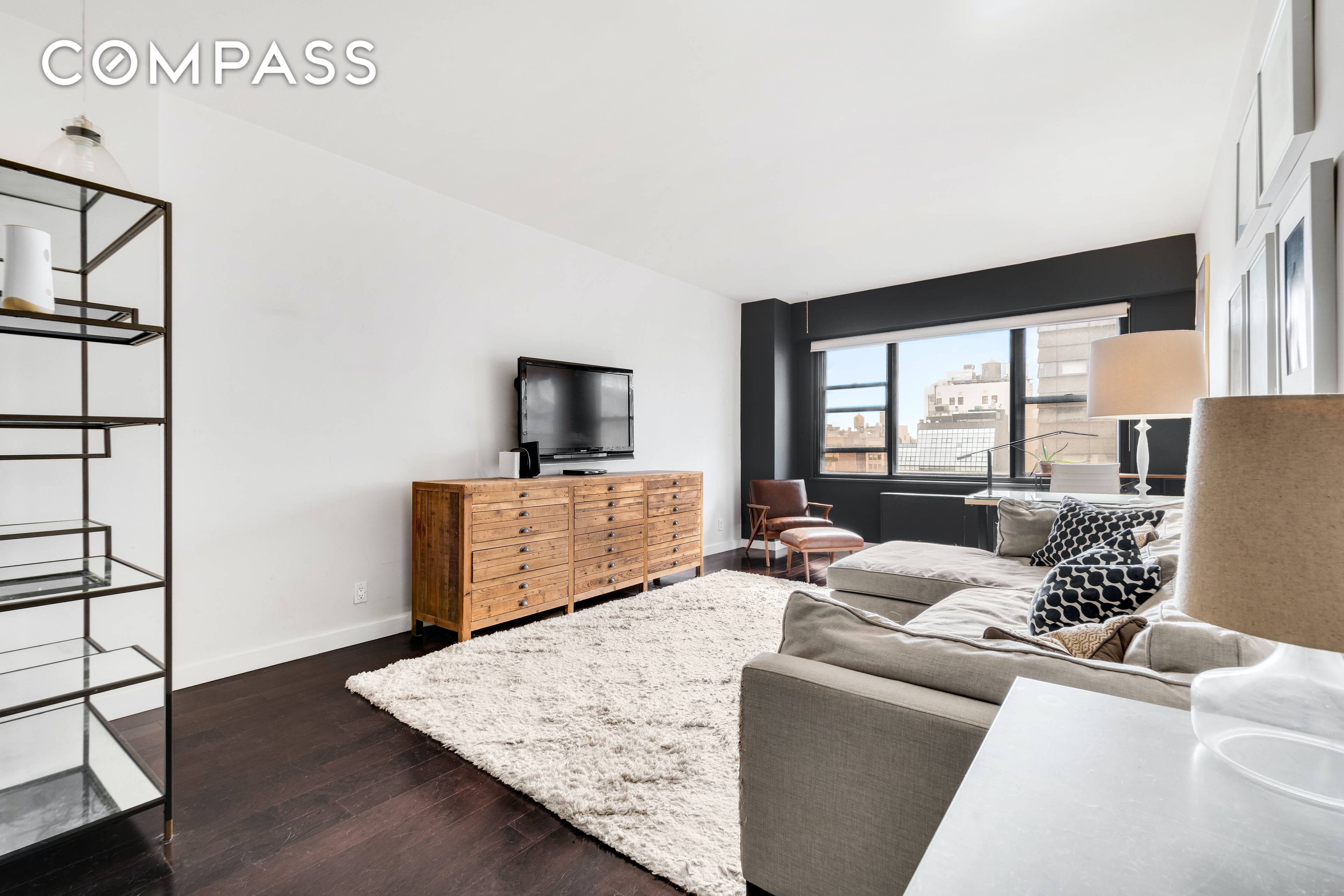 Conveniently located in one of Union Square s premier full service buildings, this oversized, bright and quiet, high floor oasis has been fully gut renovated.