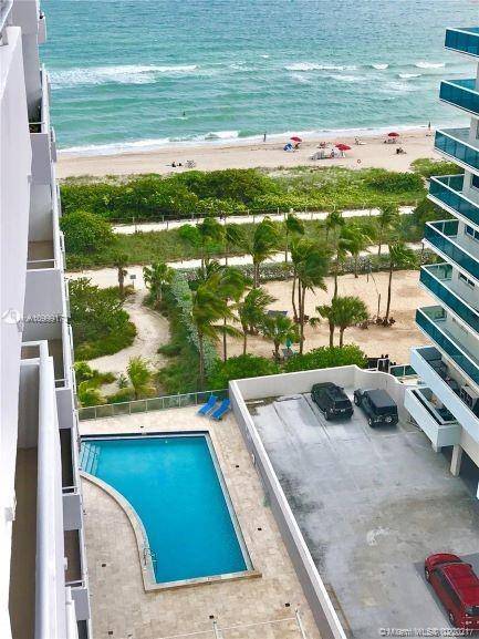 Bright and spacious unit on the 12th floor with gorgeous views of the beach and Downtown.