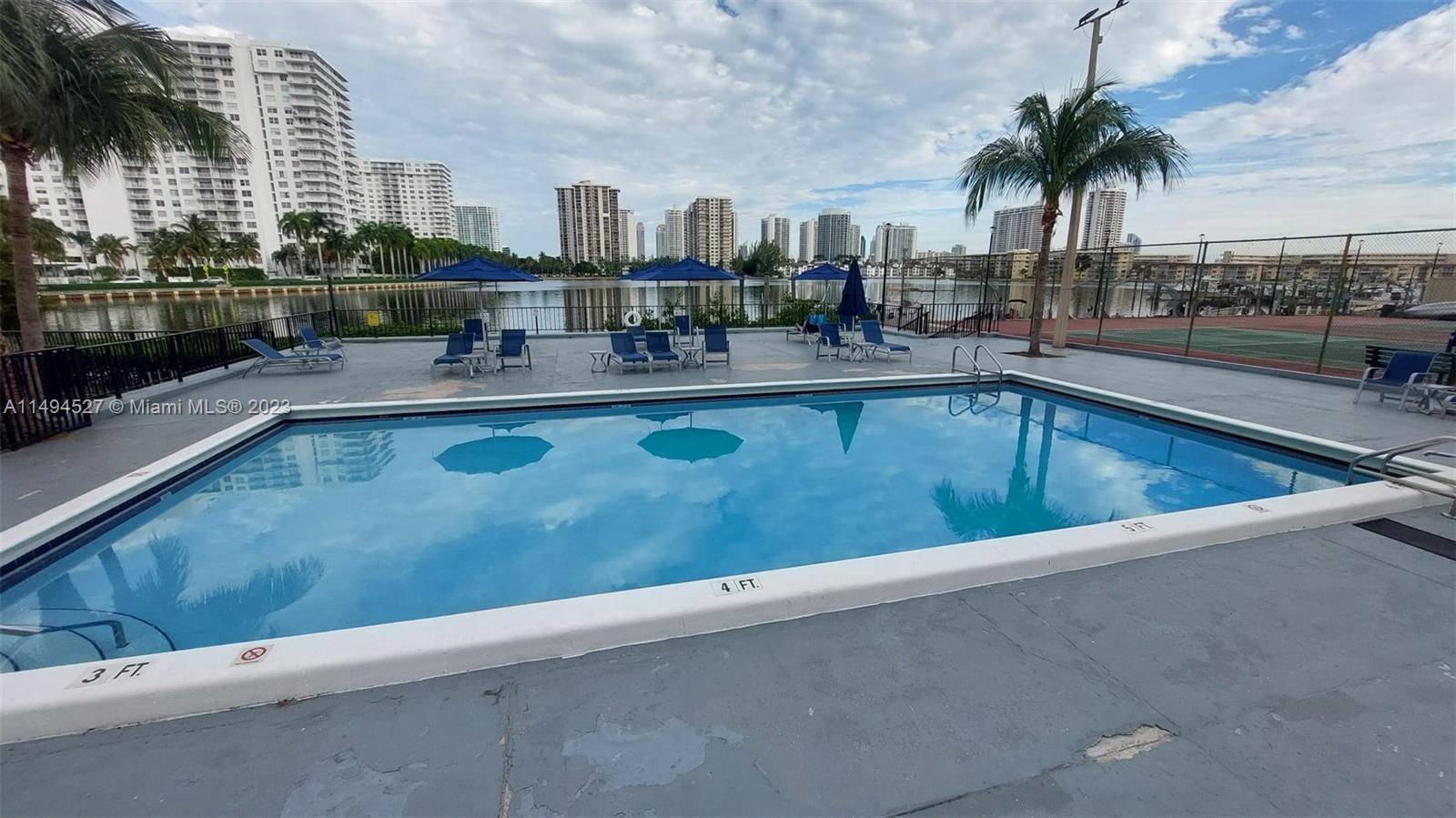Great large 1, 687 SqFt unit with 3 bedrooms and 3 full bathrooms in a building located in Aventura at the entrance to Williams Island.