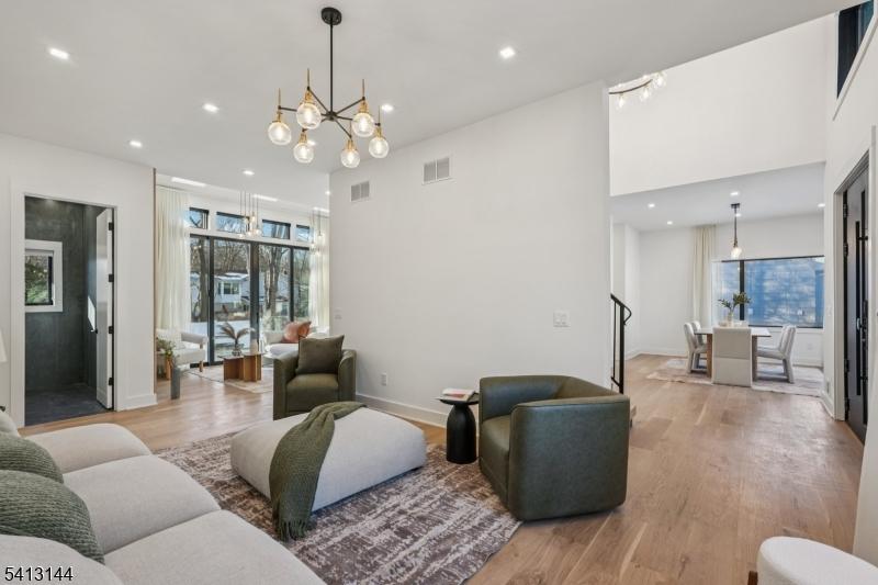 FAMILY-ROOM
