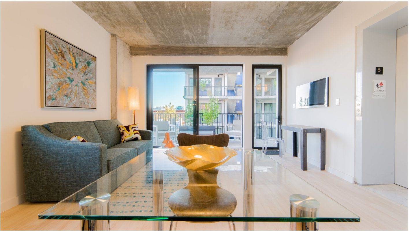 Gorgeous Penthouse 3 bed 2 bath home with a beautiful terrace and a Balcony !