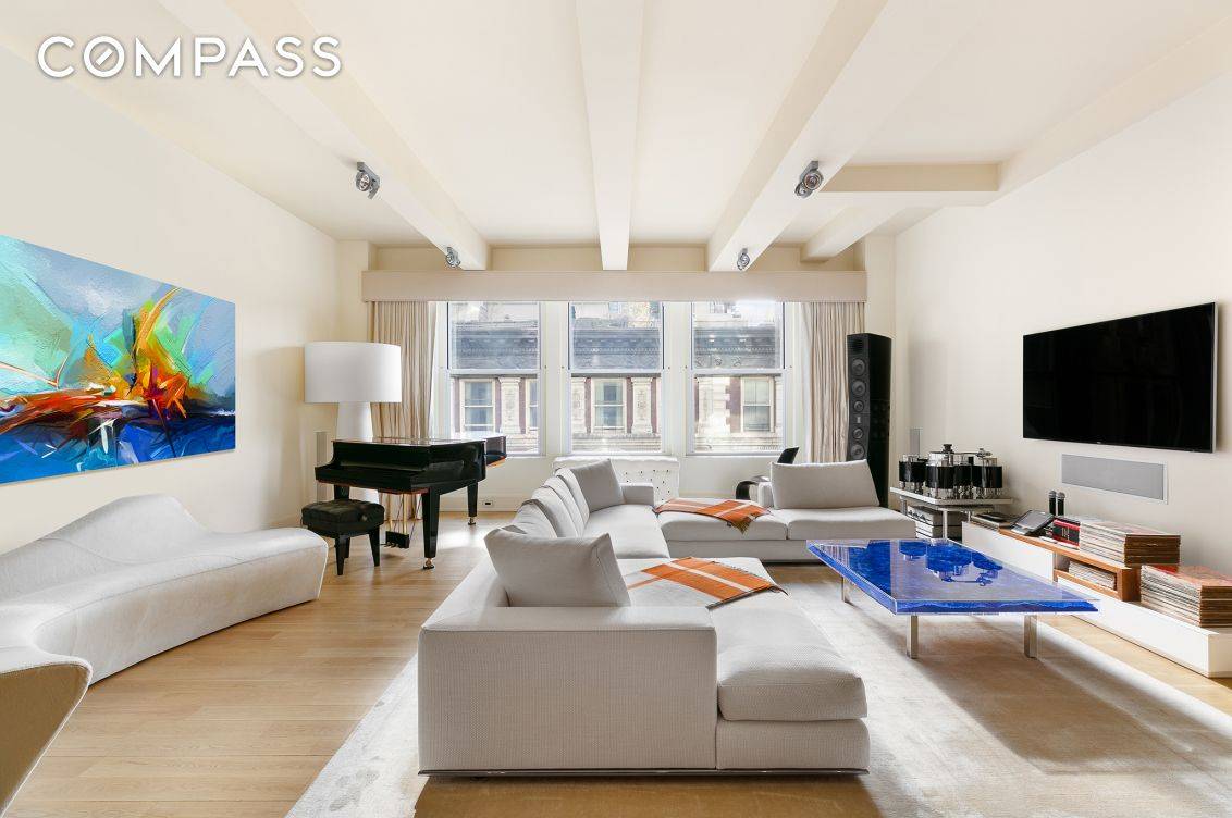 Comprised of two neoclassical buildings built in 1917 and 1930 respectively and converted in 2004, 260 Park Avenue South is one of downtown s most prestigious pre war condominiums.