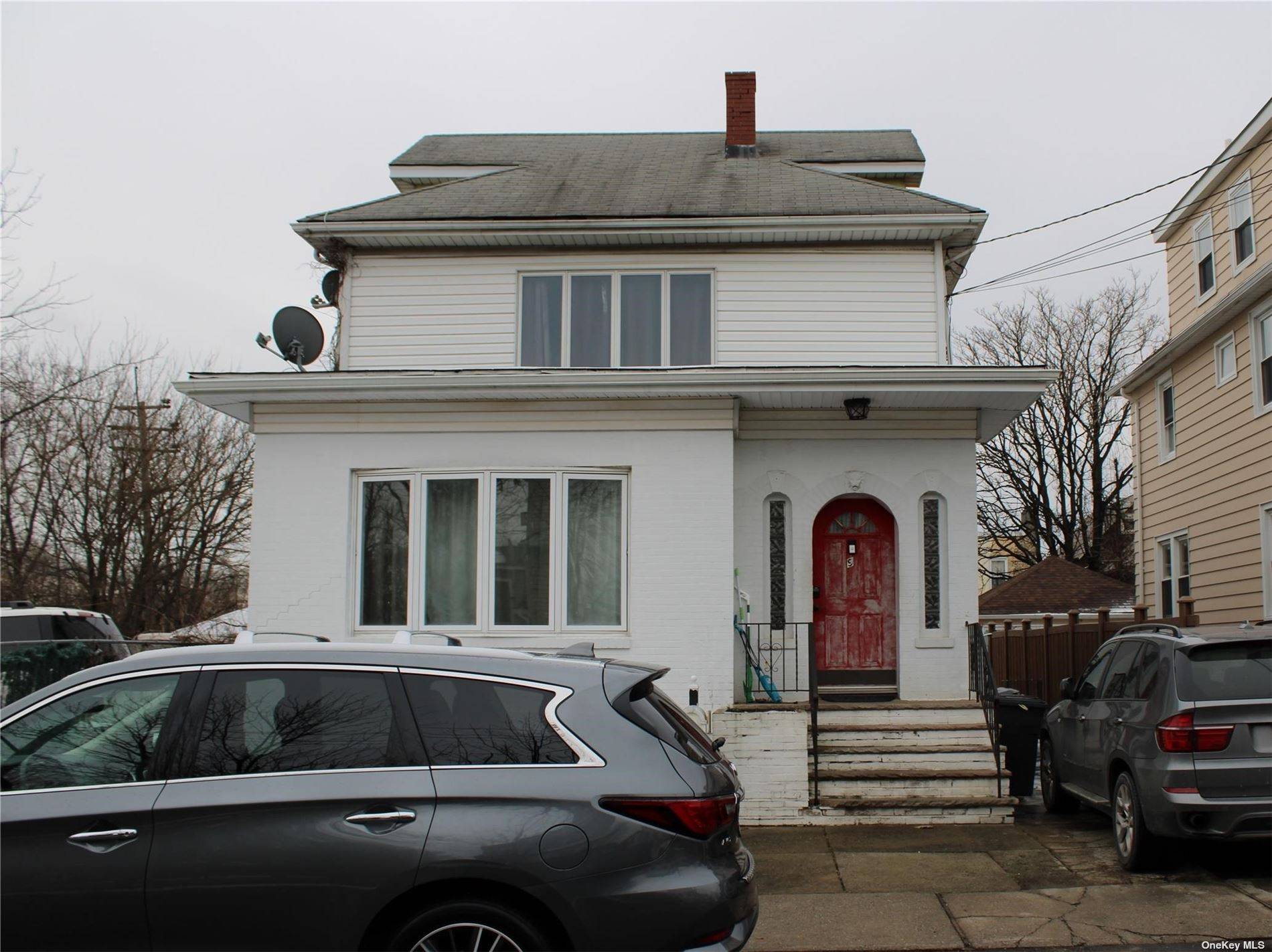 Investor Alert ! Needs tlc, Spacious 4 Bedroom gem with development potential in Staten Island Unleash the possibilities at 90 Erastina Place, a sprawling 4 bedroom, 3 bathroom property in ...