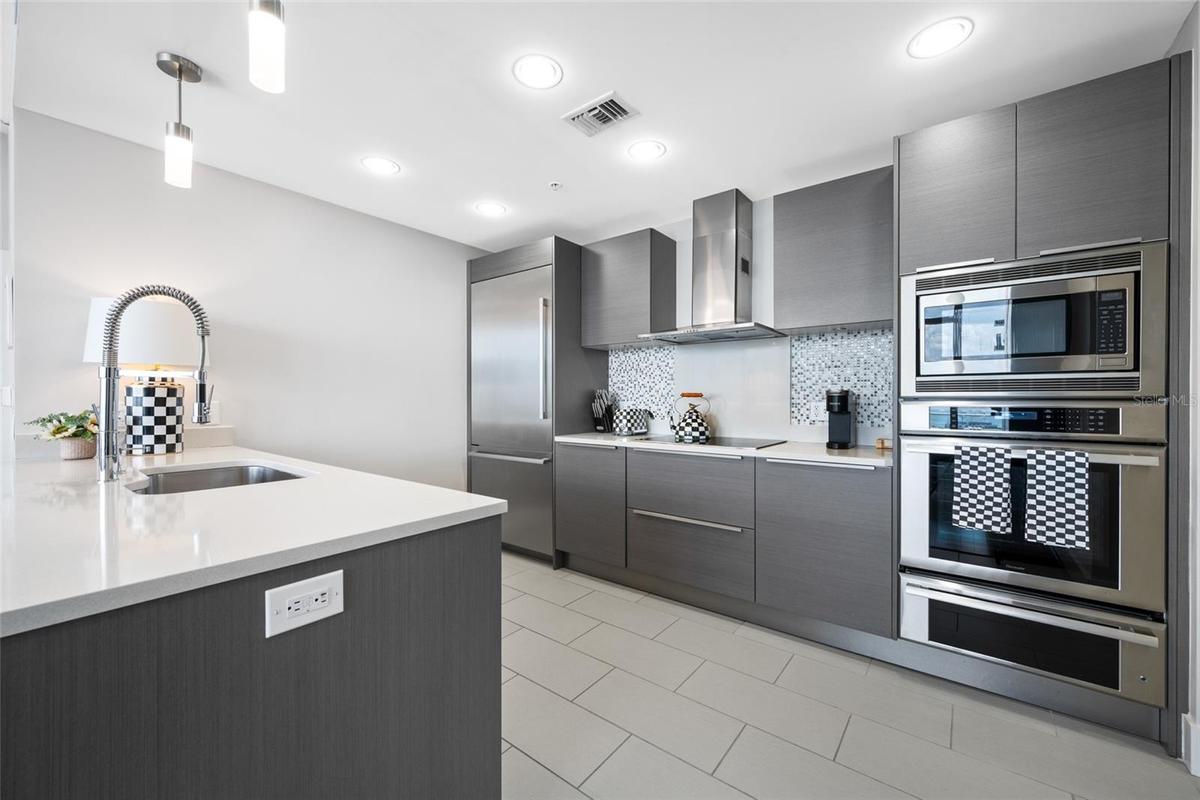 Stainless appliances
