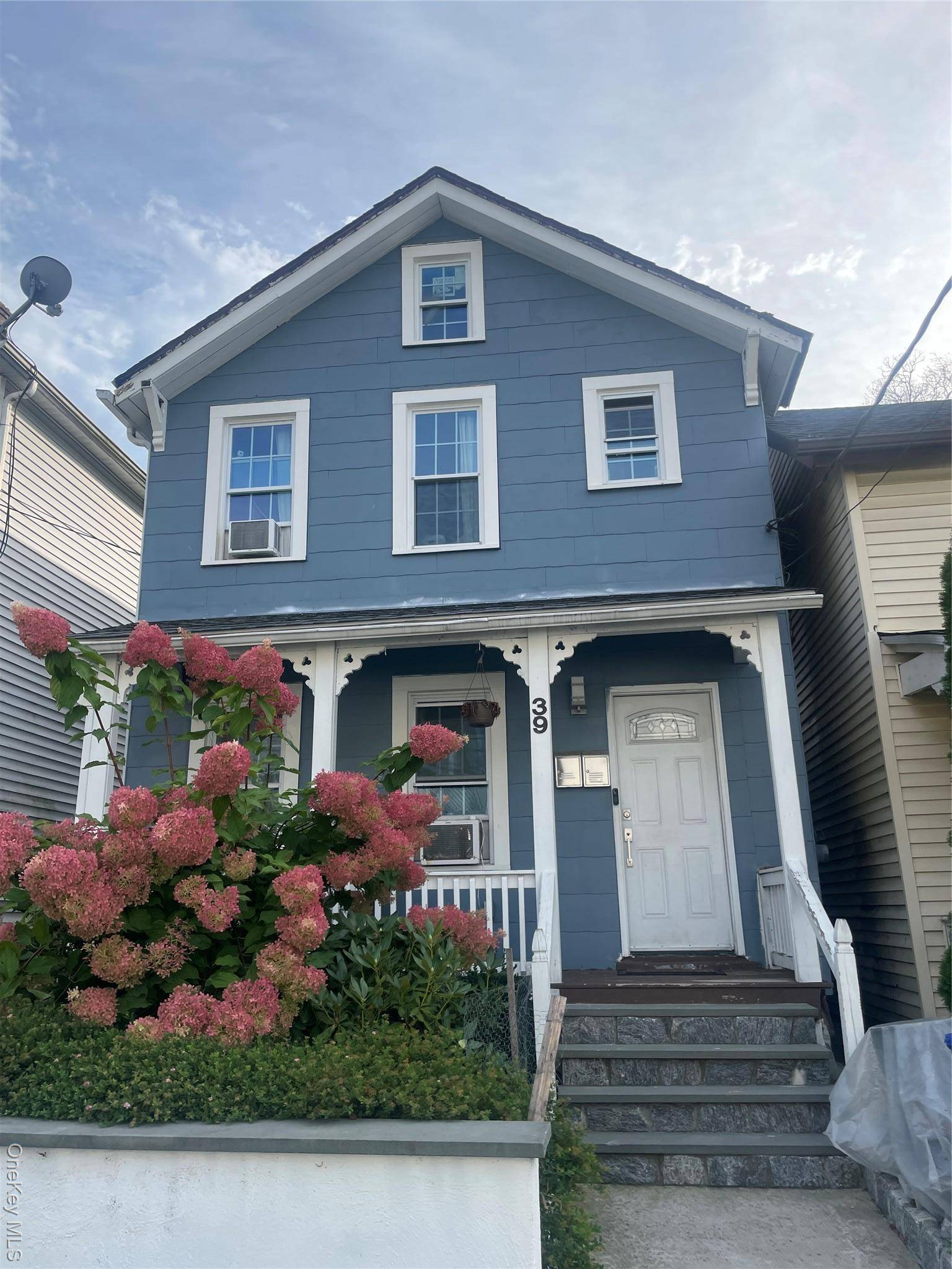 Welcome to this single family home located in the heart of the vibrant town of Ossining.