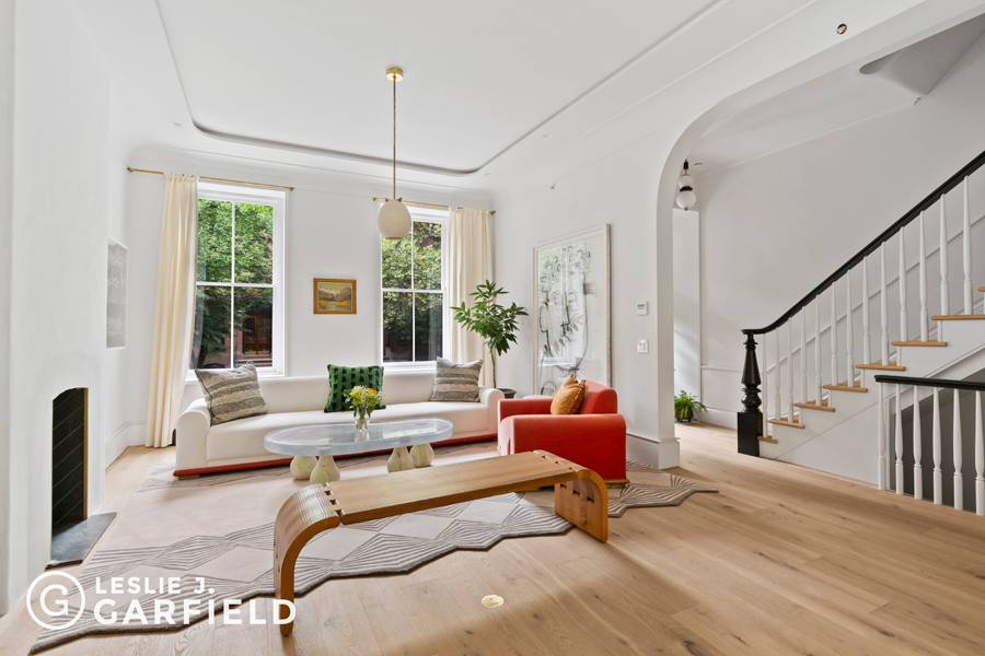 Set on a bucolic stretch of Henry Street in the heart of Cobble Hill, 479 Henry Street is a rarely available, mint condition, single family townhouse.