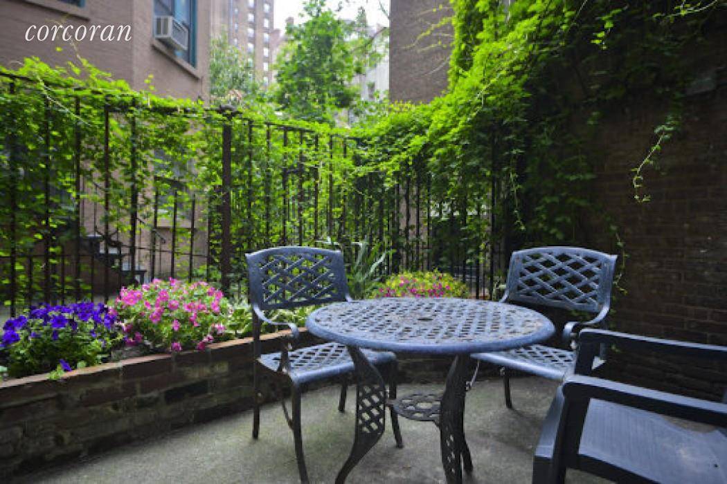 Always dreamt of your own landscaped shared garden patio in the heart of prime Upper West Side location ?