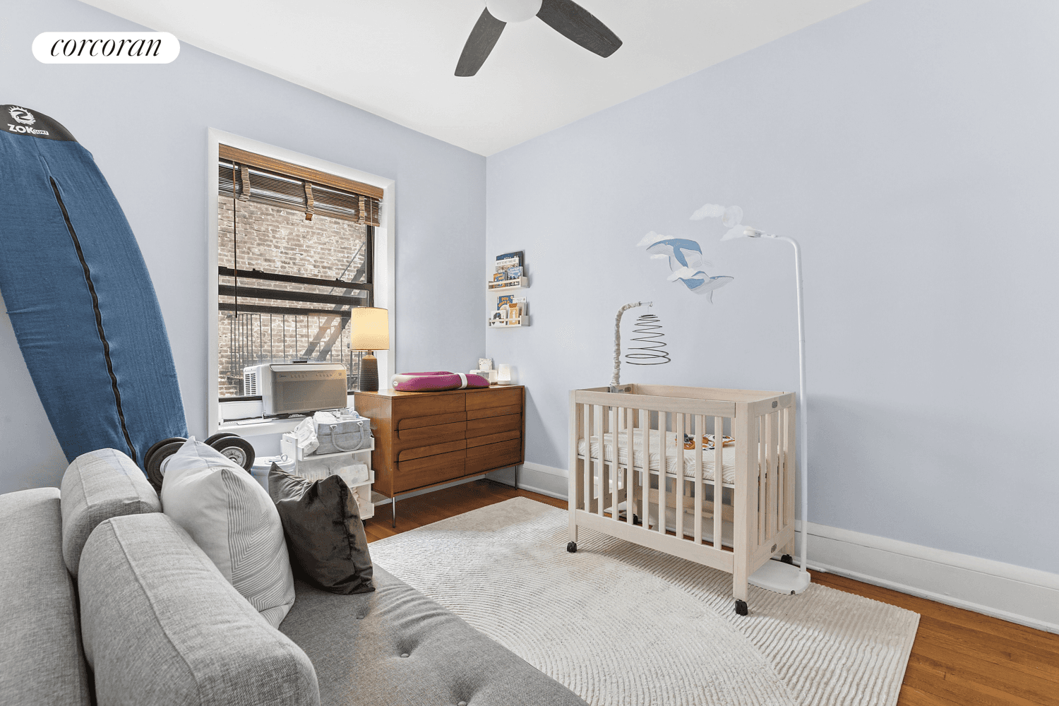 Come live amongst the treetops in this beautiful top floor, five room, corner apartment overlooking the mighty Hudson River, with seasonal river views.