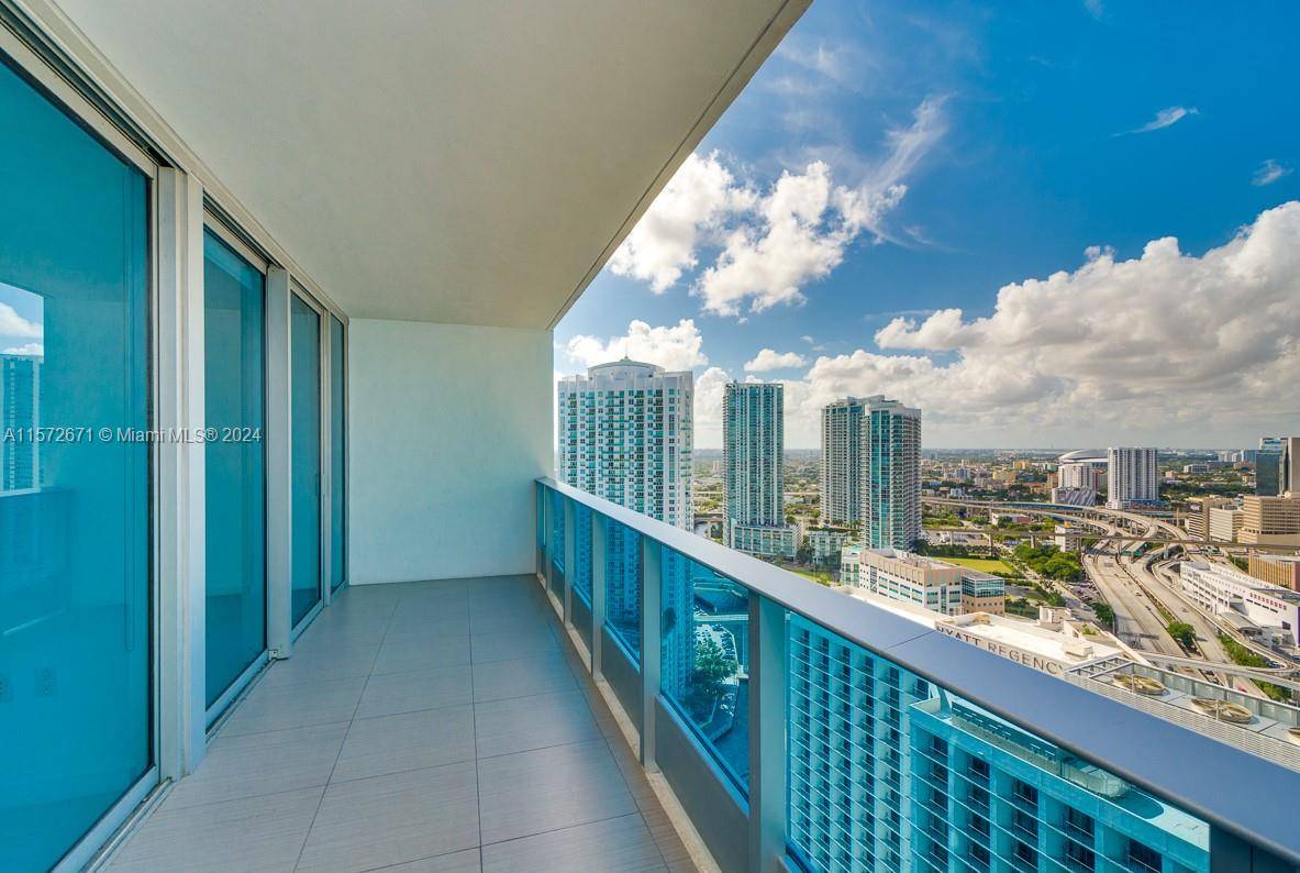 Beautiful 1 bedroom, 1. 5 bathrooms with porcelain white floors sub zero refrigerator and top amenities.