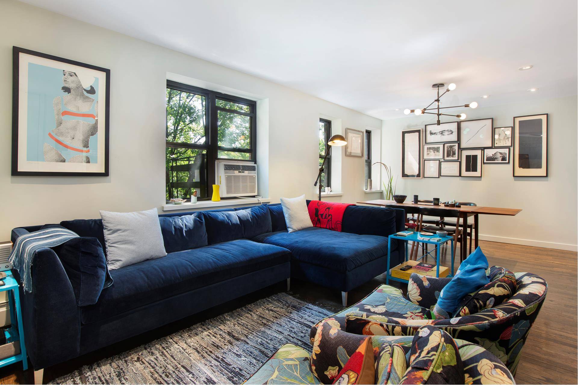 This pristine 2 bedroom Fort Greene coop apartment has two exposures and a multitude of windows that make for a bright amp ; sunny living or work from home space ...