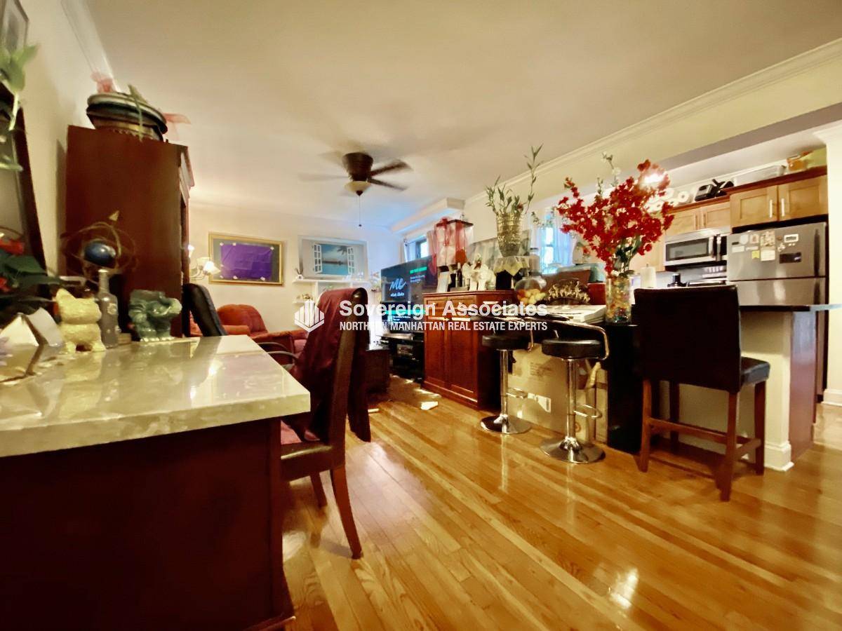 Come home to this wonderful charming 2 bedroom apartment in Ft Tryon Gardens on Bennett Ave.