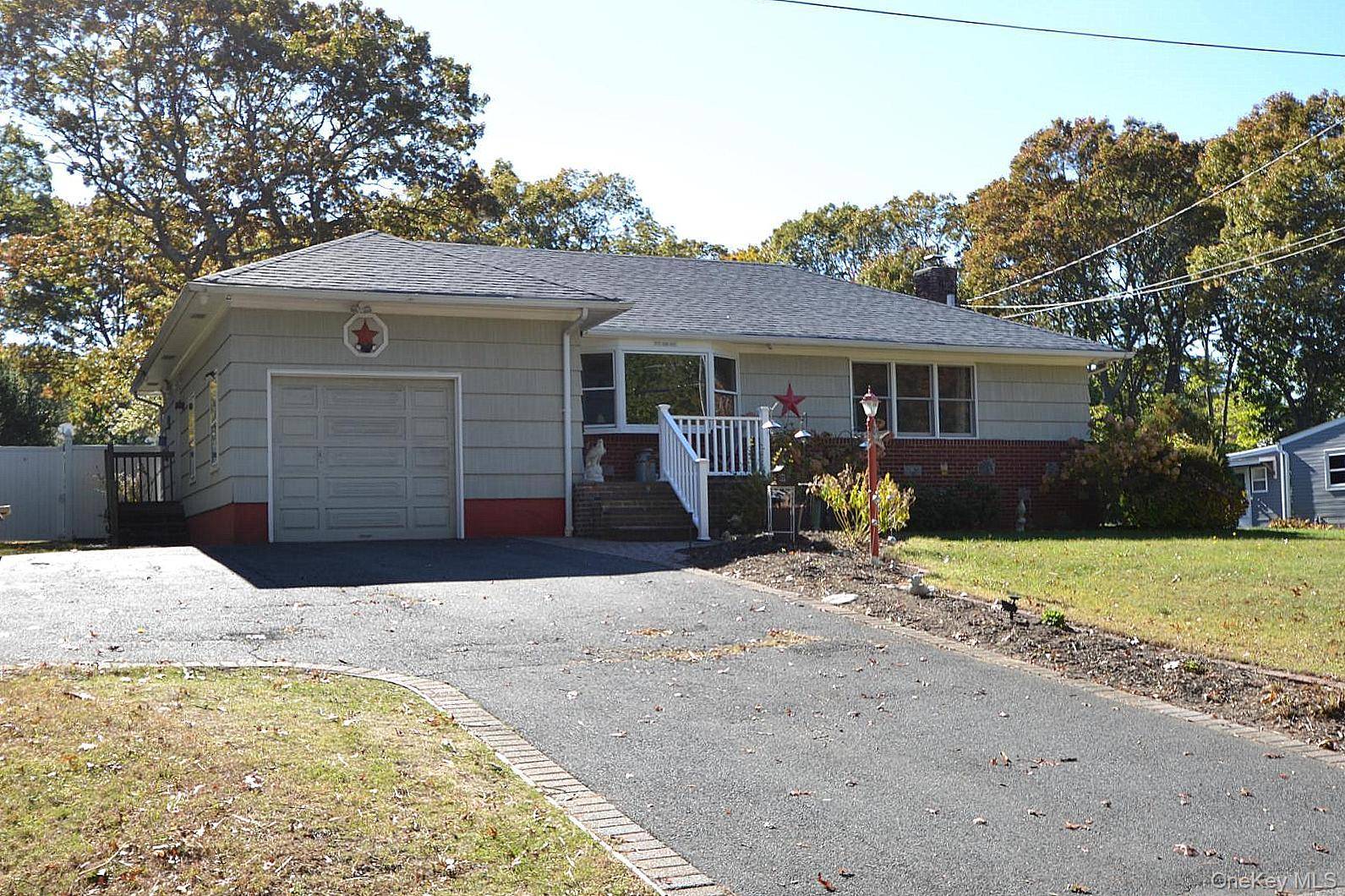 This lovely home offers 2 bedrooms formerly 3 with an open concept floor plan perfect for modern living.