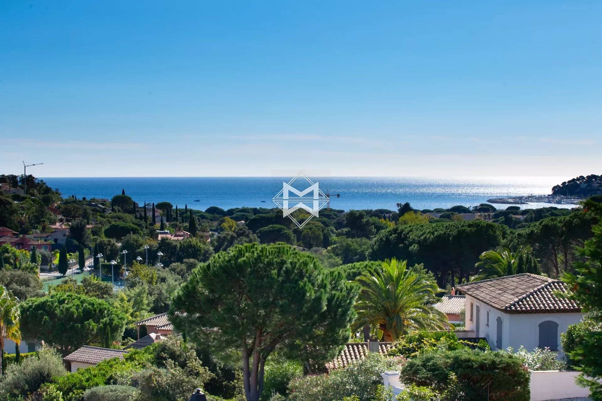 Private estate with sea view - Cavalaire-sur-Mer