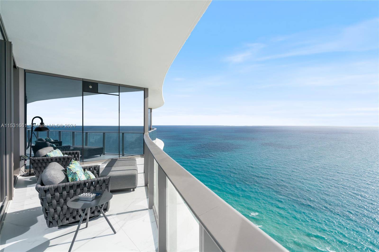 Magnificent luxury residence in the Ritz Carlton in Sunny Isles with breathtaking ocean and city views, spacious 2 bedrooms plus 2.