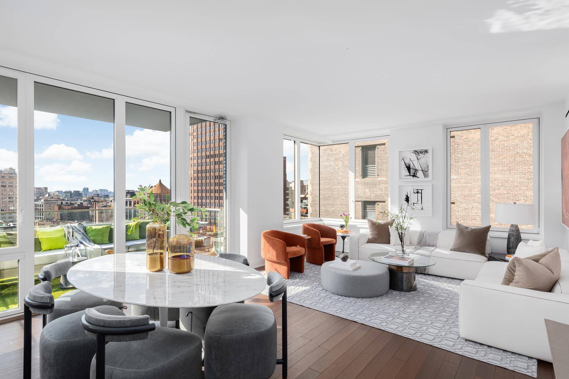 Enjoy the rarity of living in this stunning home with two large terraces overlooking an expansive and impressive TriBeCa skyline !