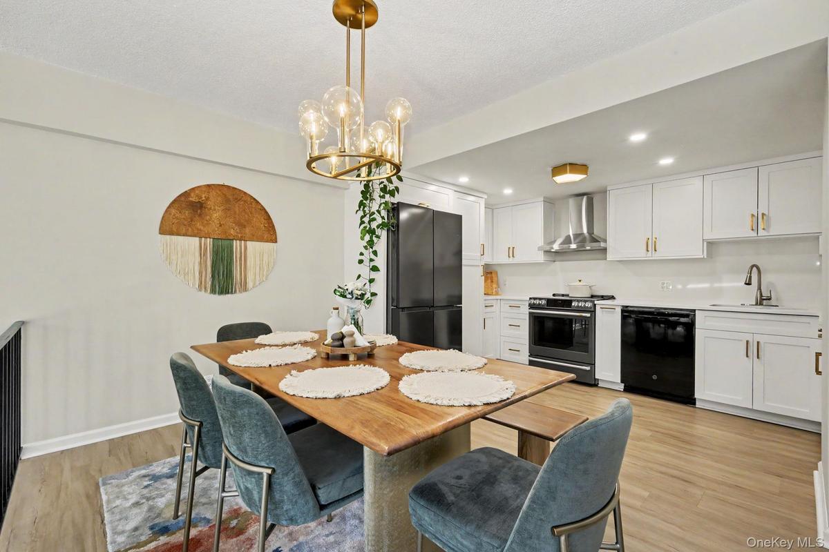The generously proportioned dining area offers ample space for everything from everyday meals to memorable family celebrations, while remaining beauti