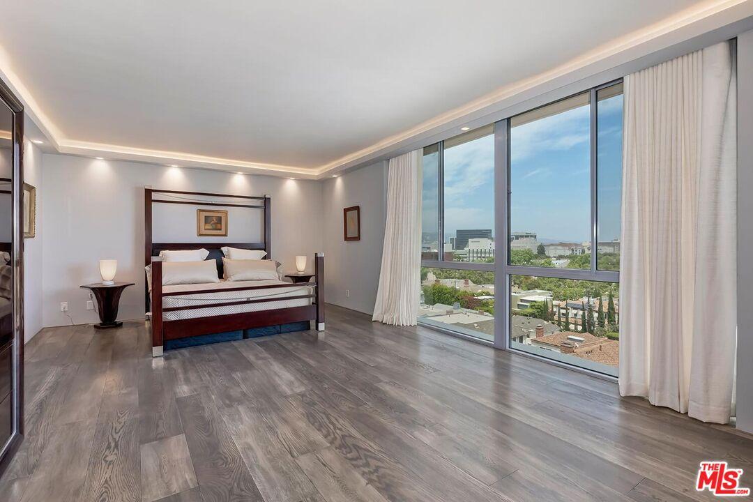 Double-sized Primary Suite