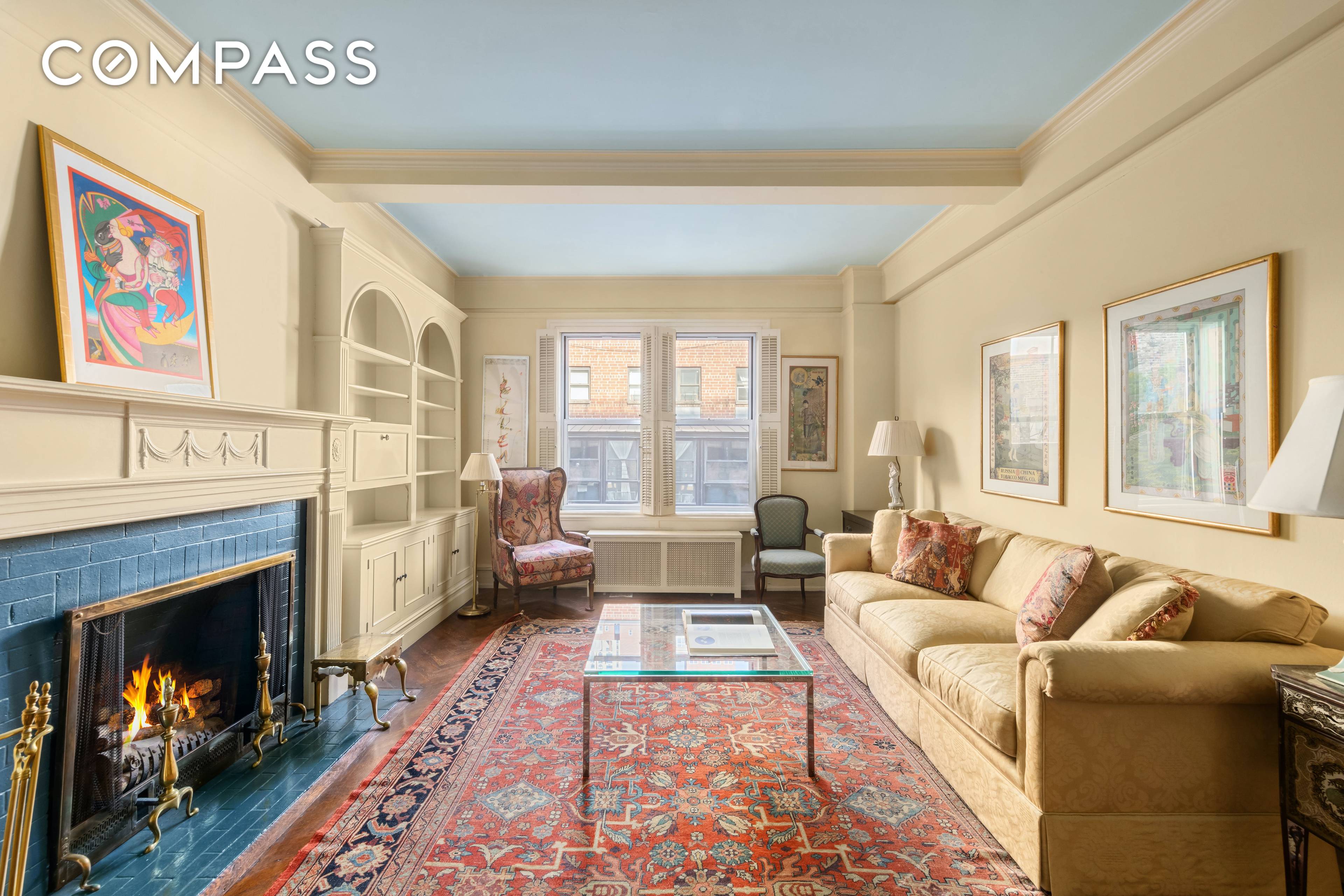 Gracious, six room prewar gem located just off of Park Avenue on a stunning and ideal Upper East Side block.