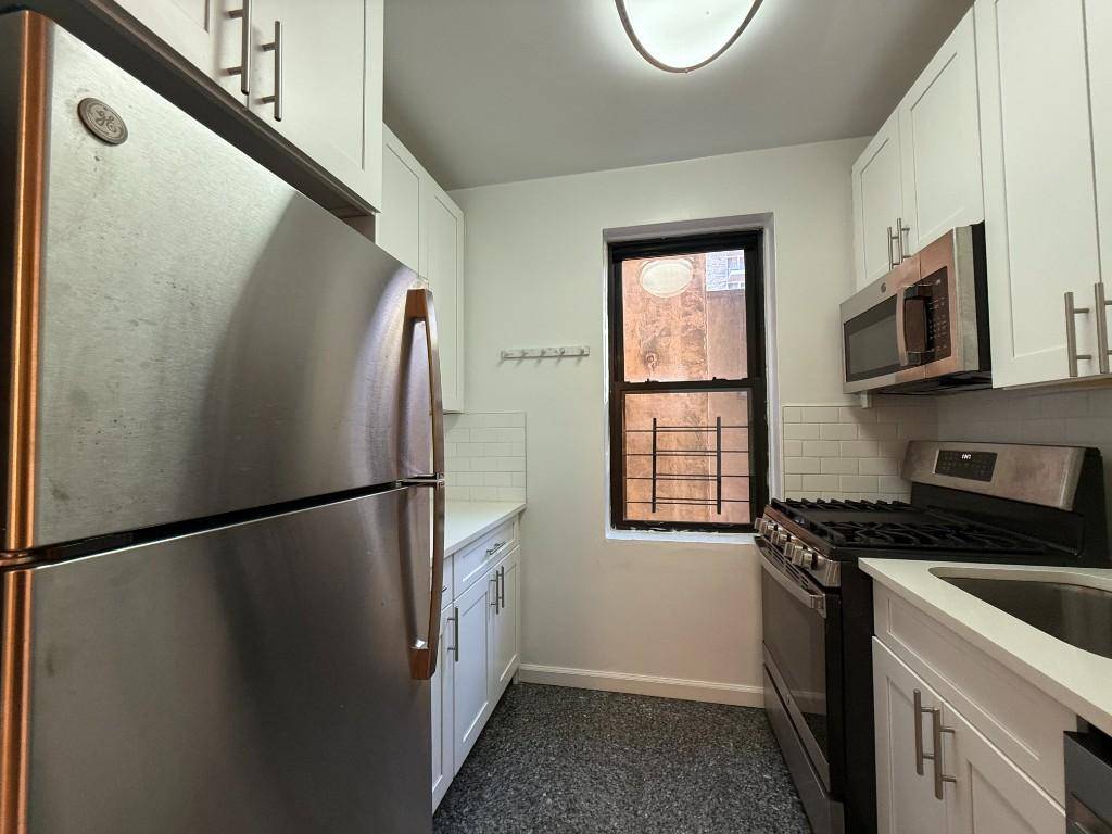 Just steps from Central Park, this beautifully designed 1 bedroom apartment offers the perfect blend of space, style, and convenience.