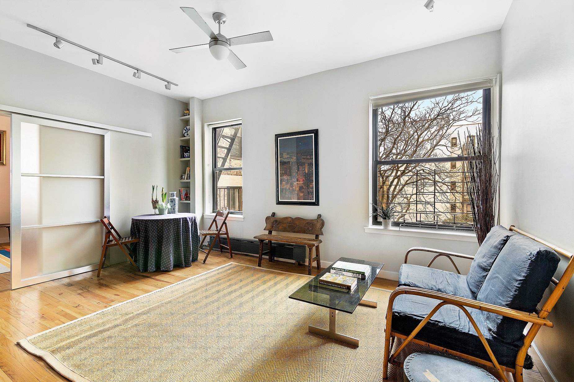 This two bedroom, one and a half bath coop in coveted neighborhood of Boerum Hill checks all the boxes.